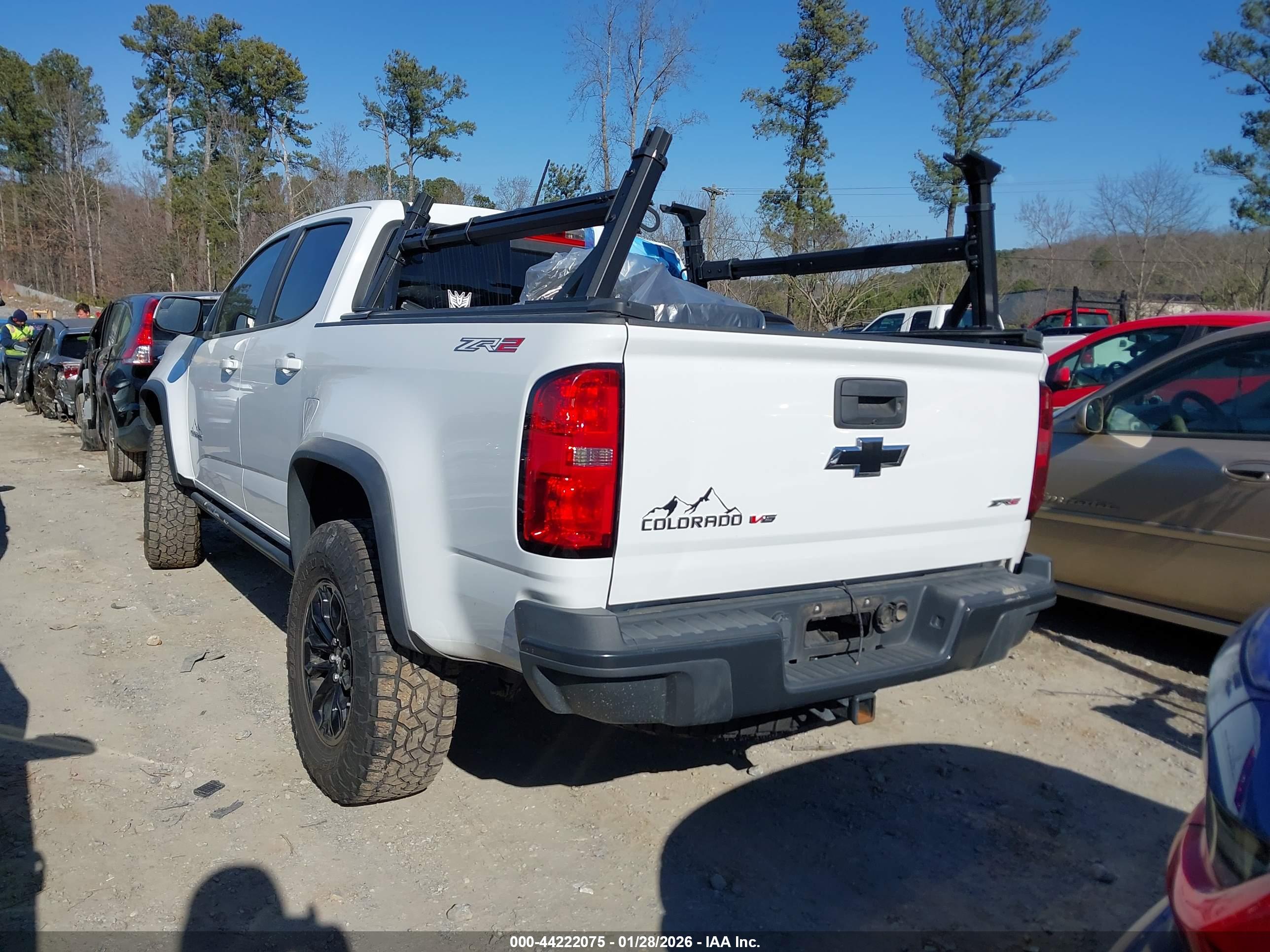 CHEVROLET COLORADO image 3