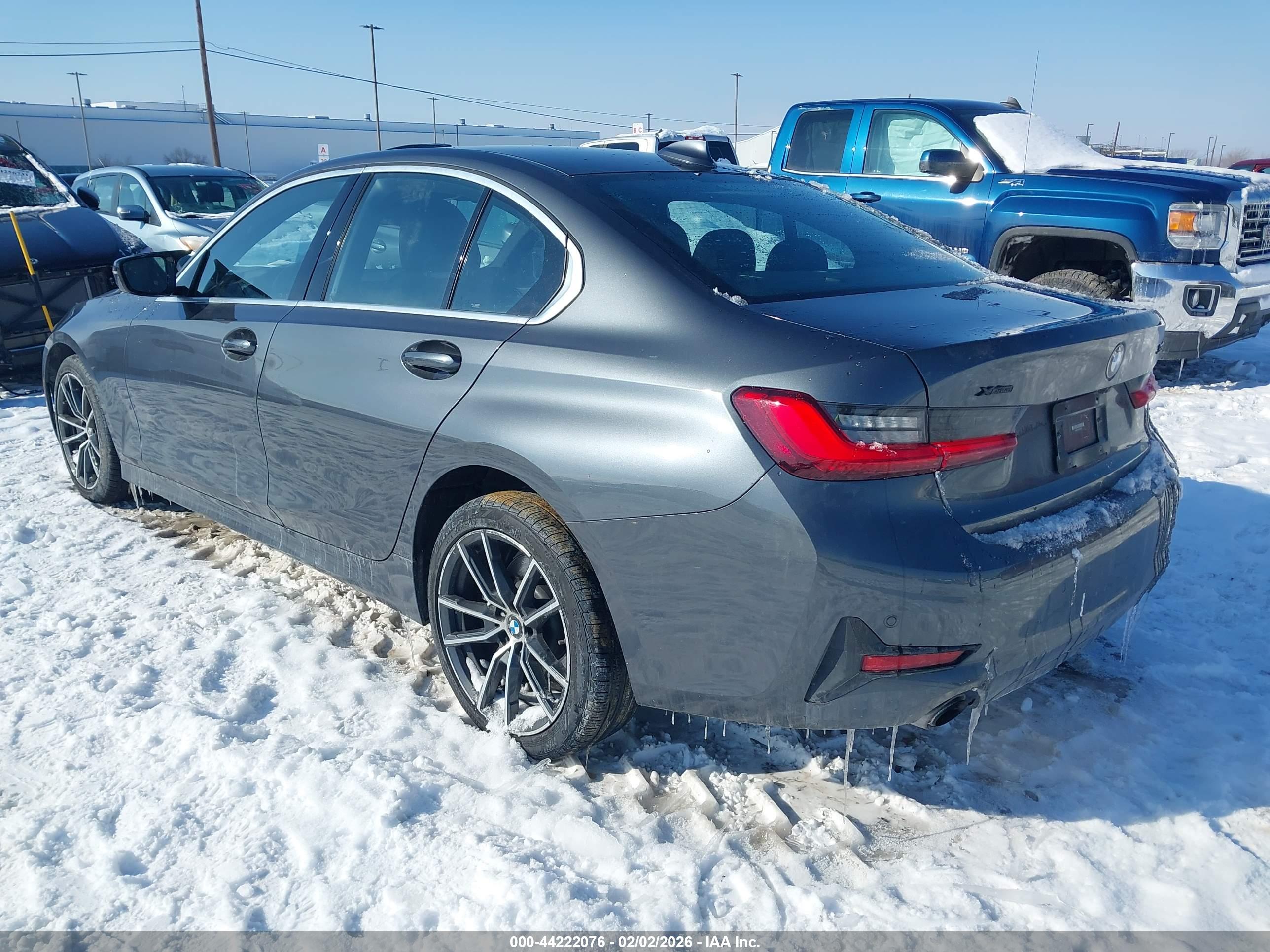 BMW 330I image 3