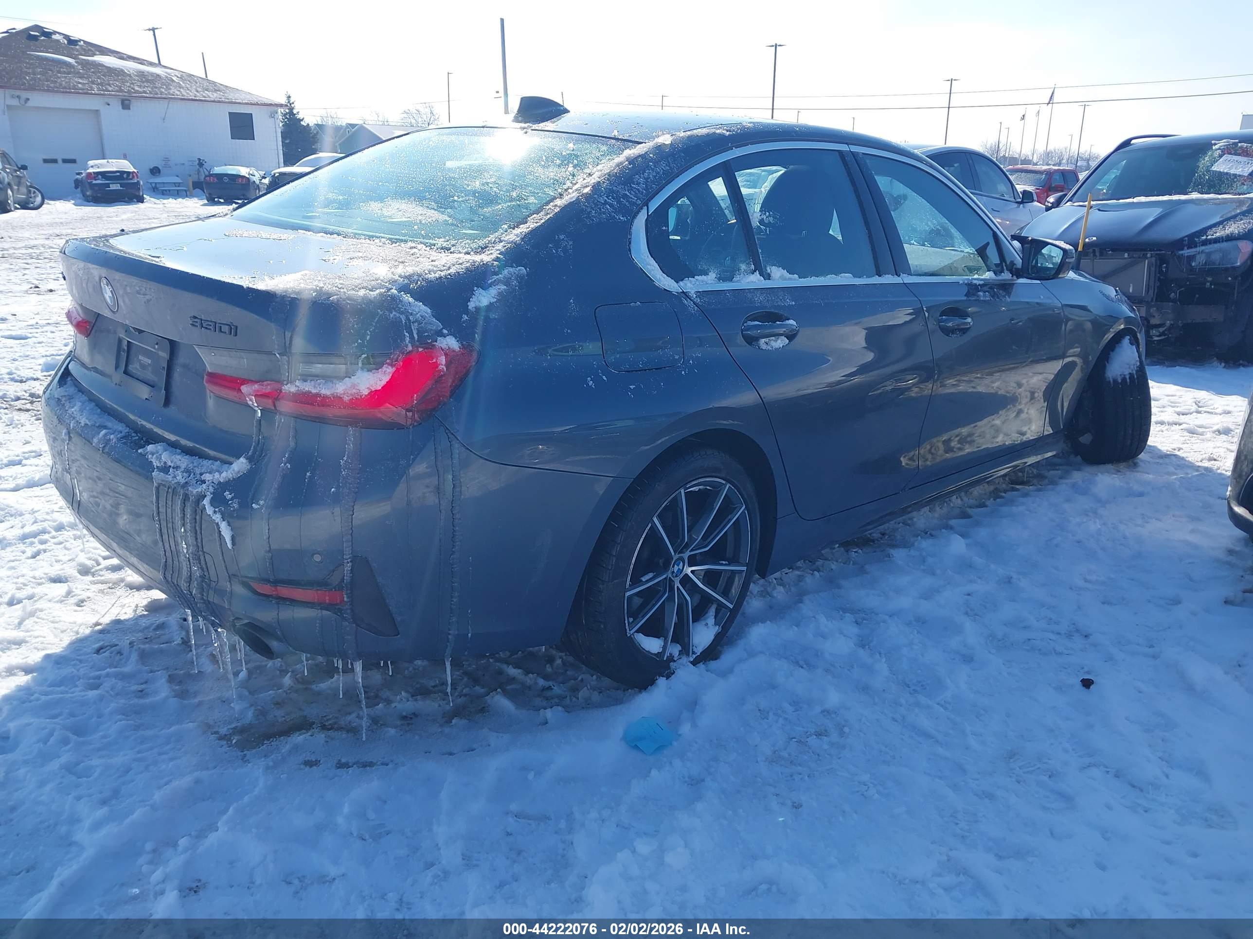BMW 330I image 4