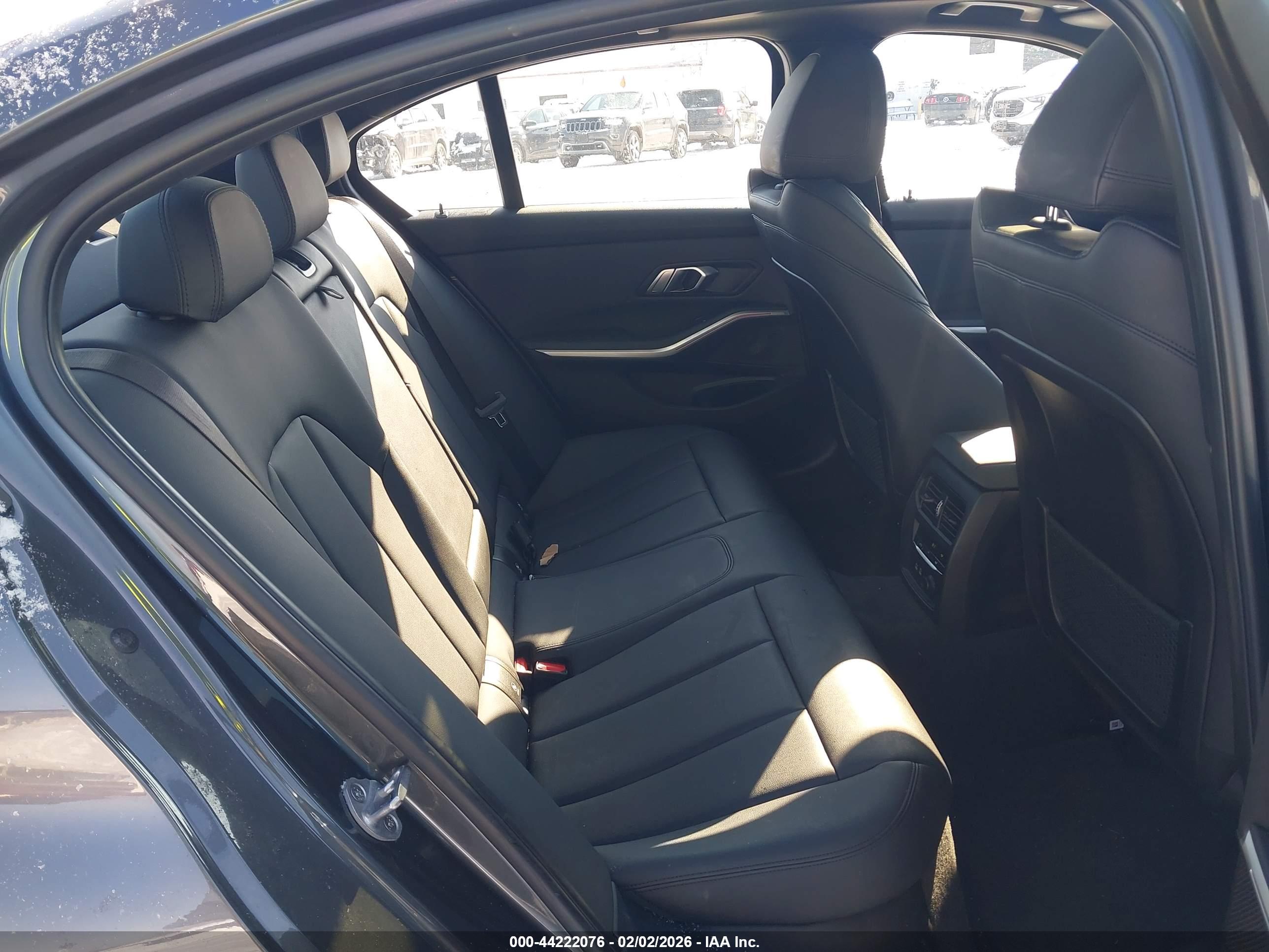 BMW 330I image 8