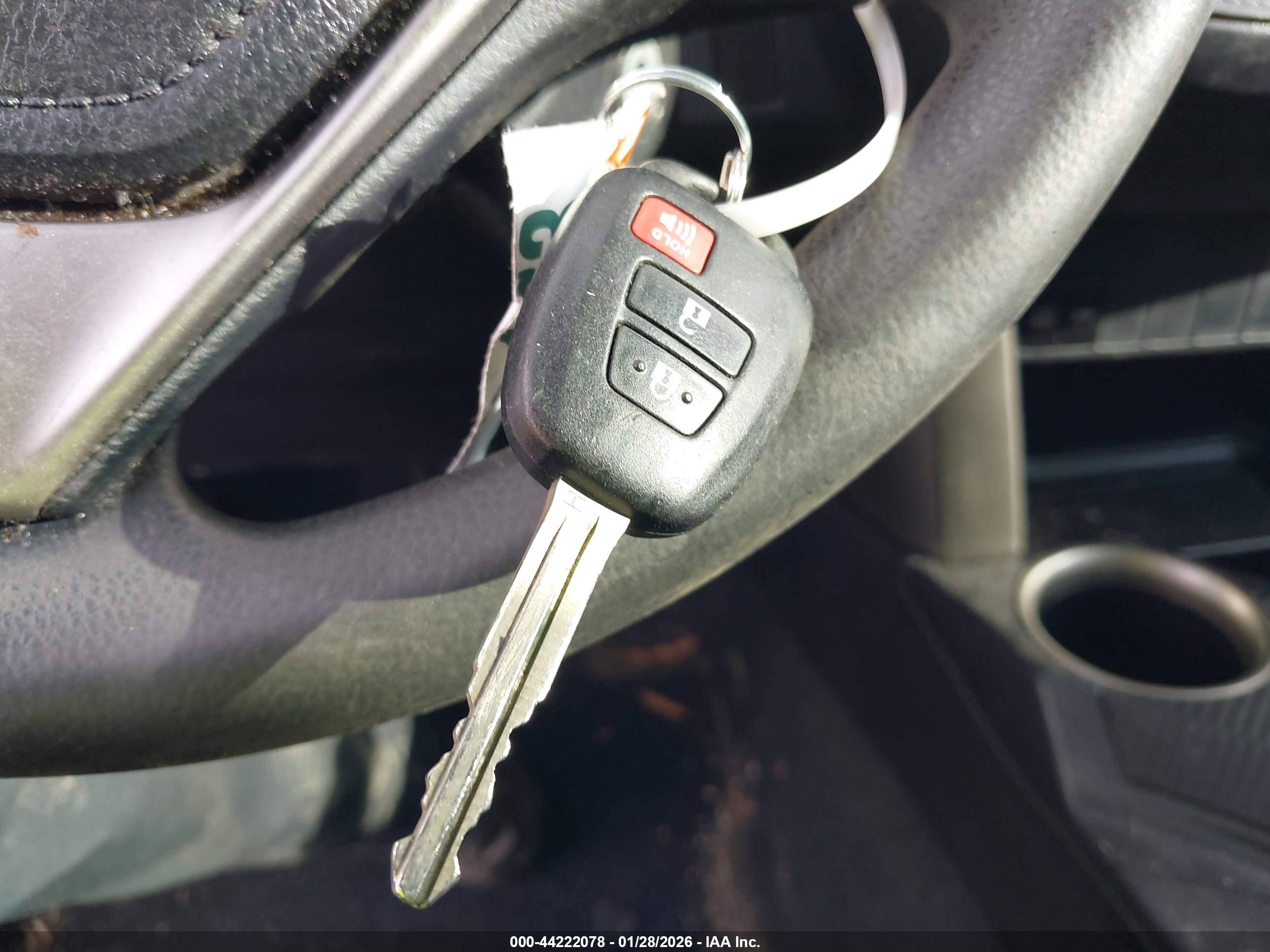 TOYOTA RAV4 image 11