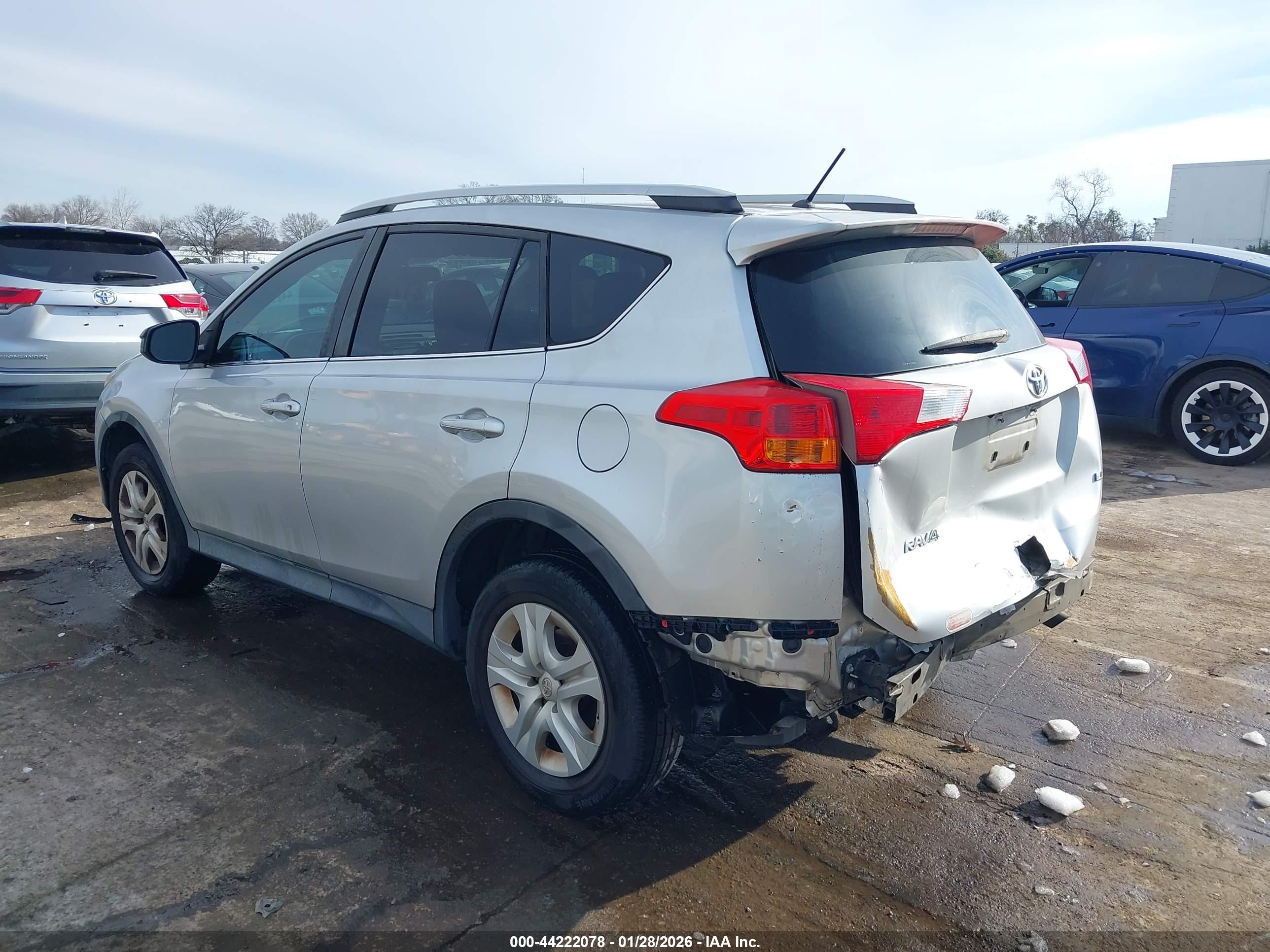 TOYOTA RAV4 image 3