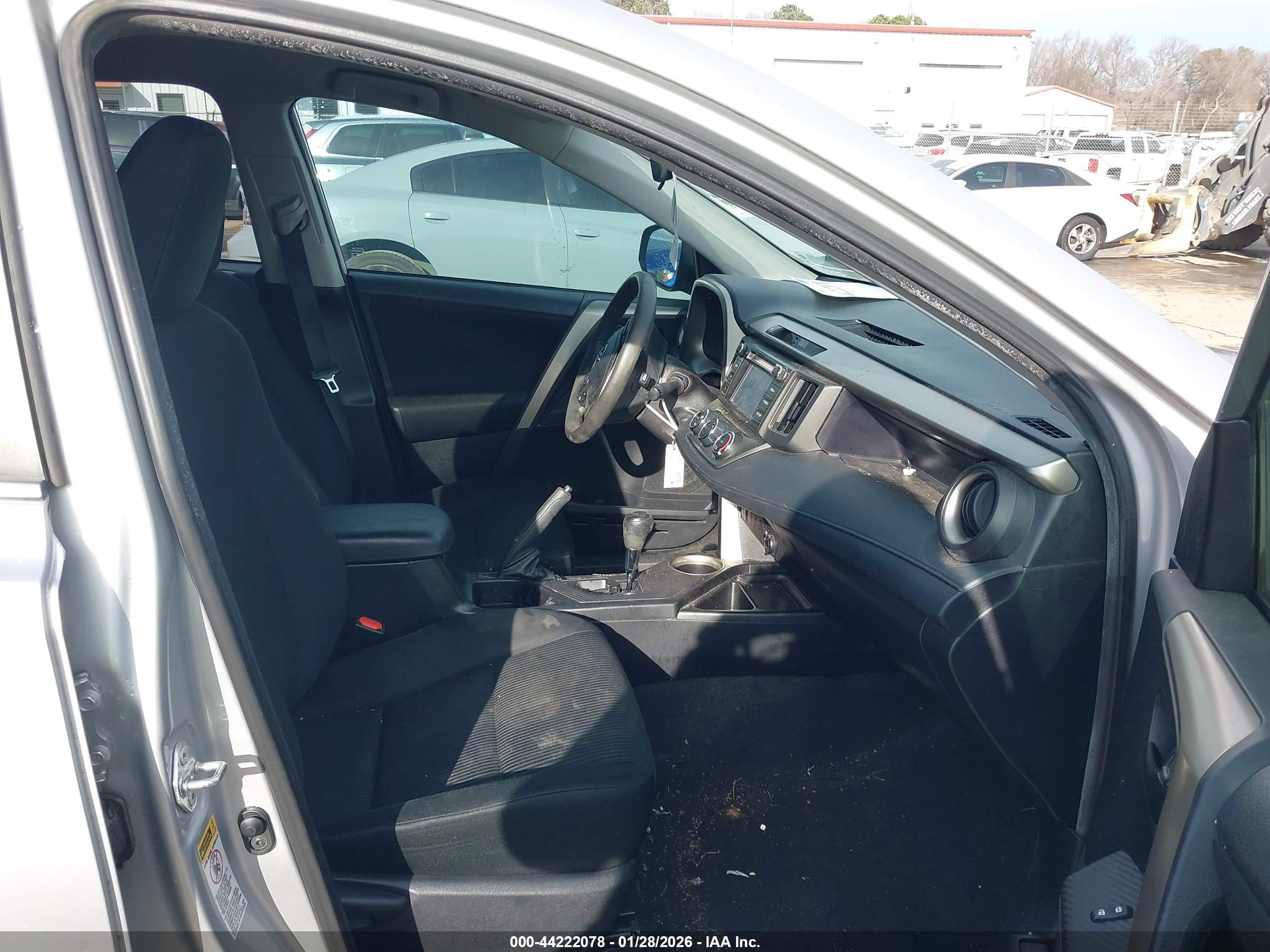 TOYOTA RAV4 image 5