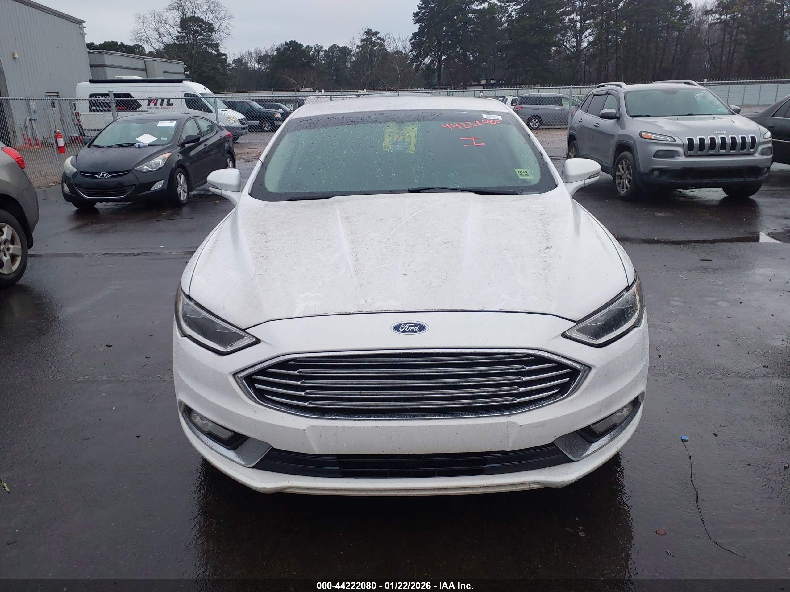 FORD FUSION image 6