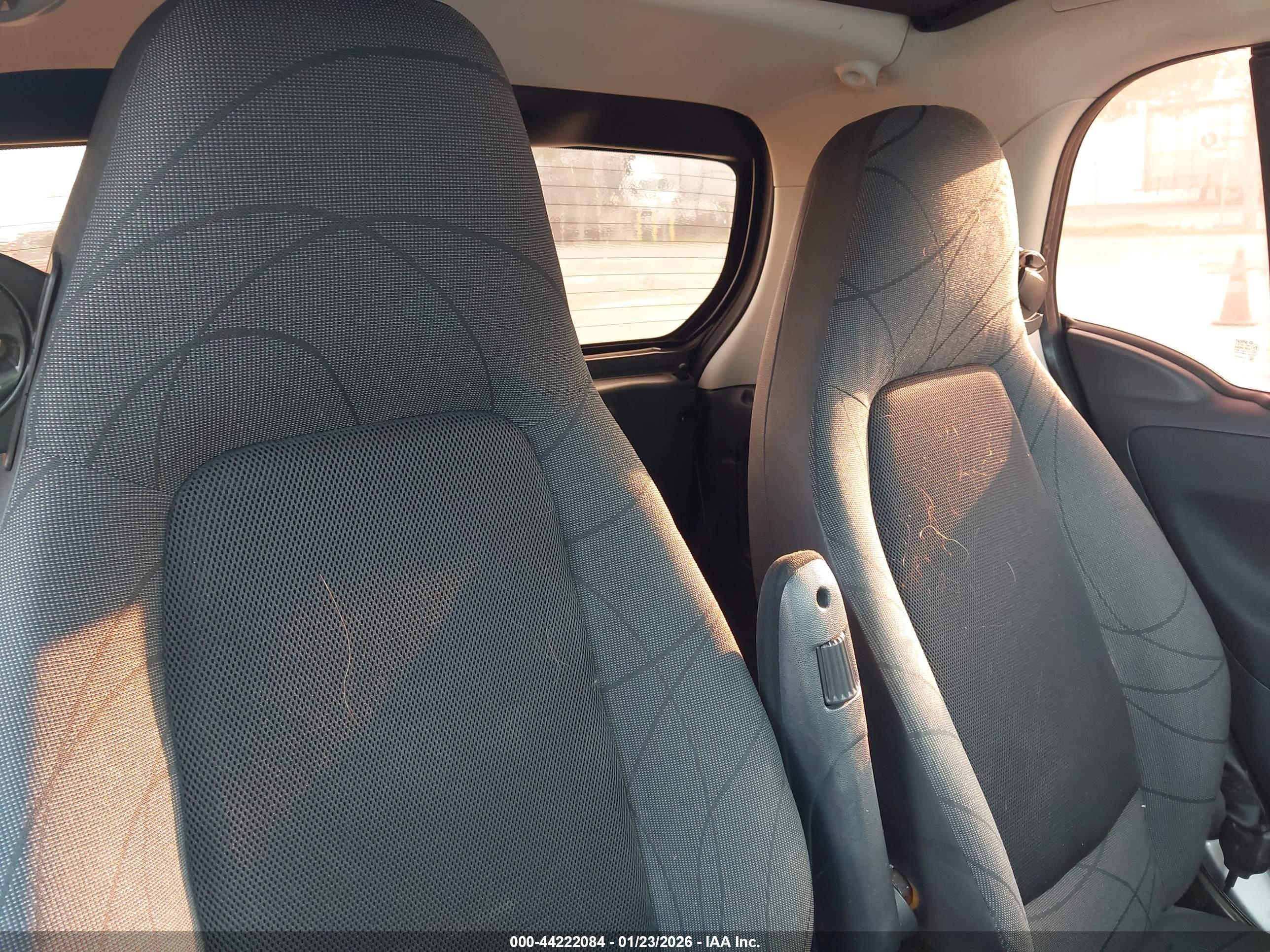 SMART FORTWO image 8