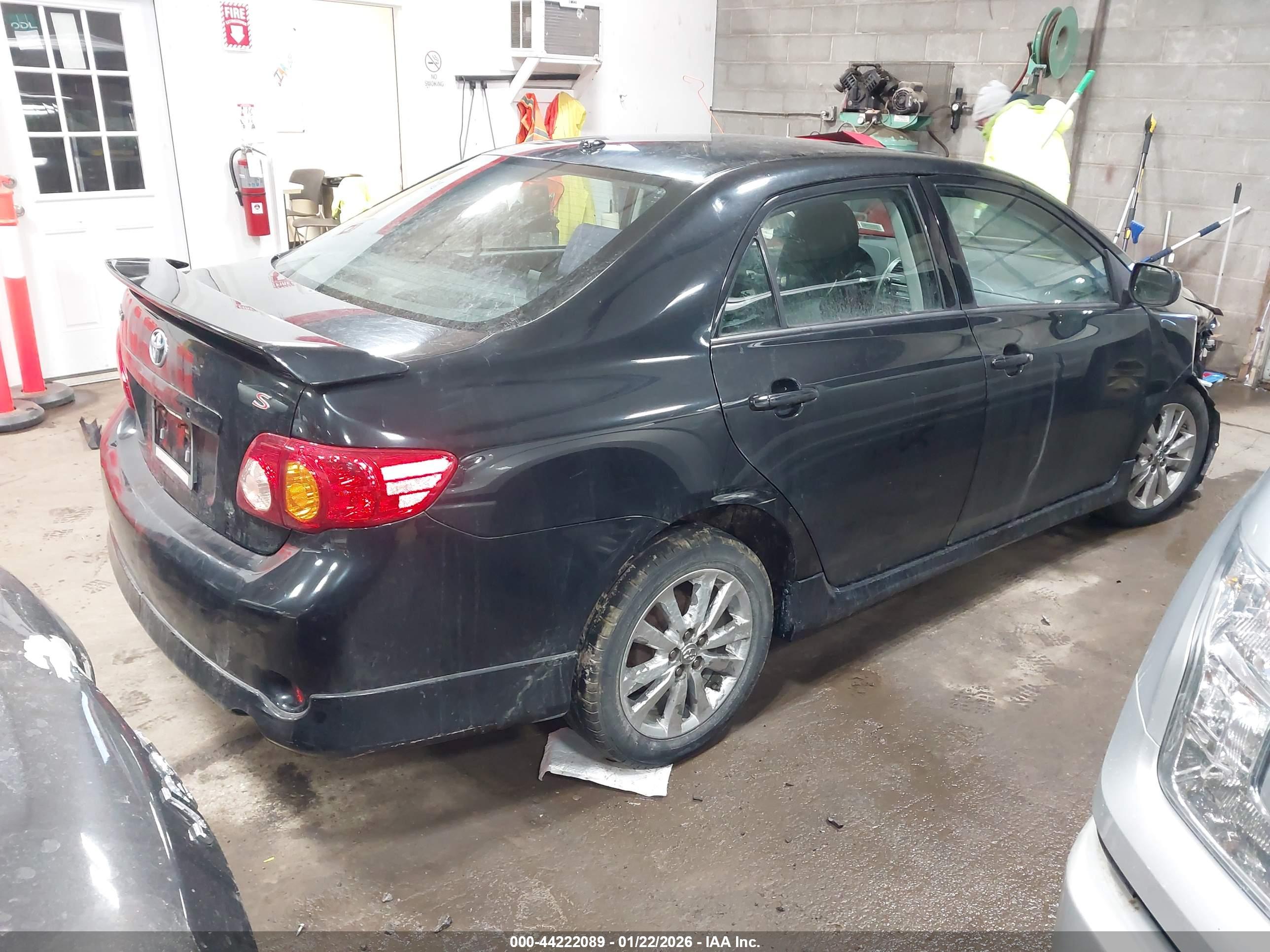TOYOTA COROLLA image 4