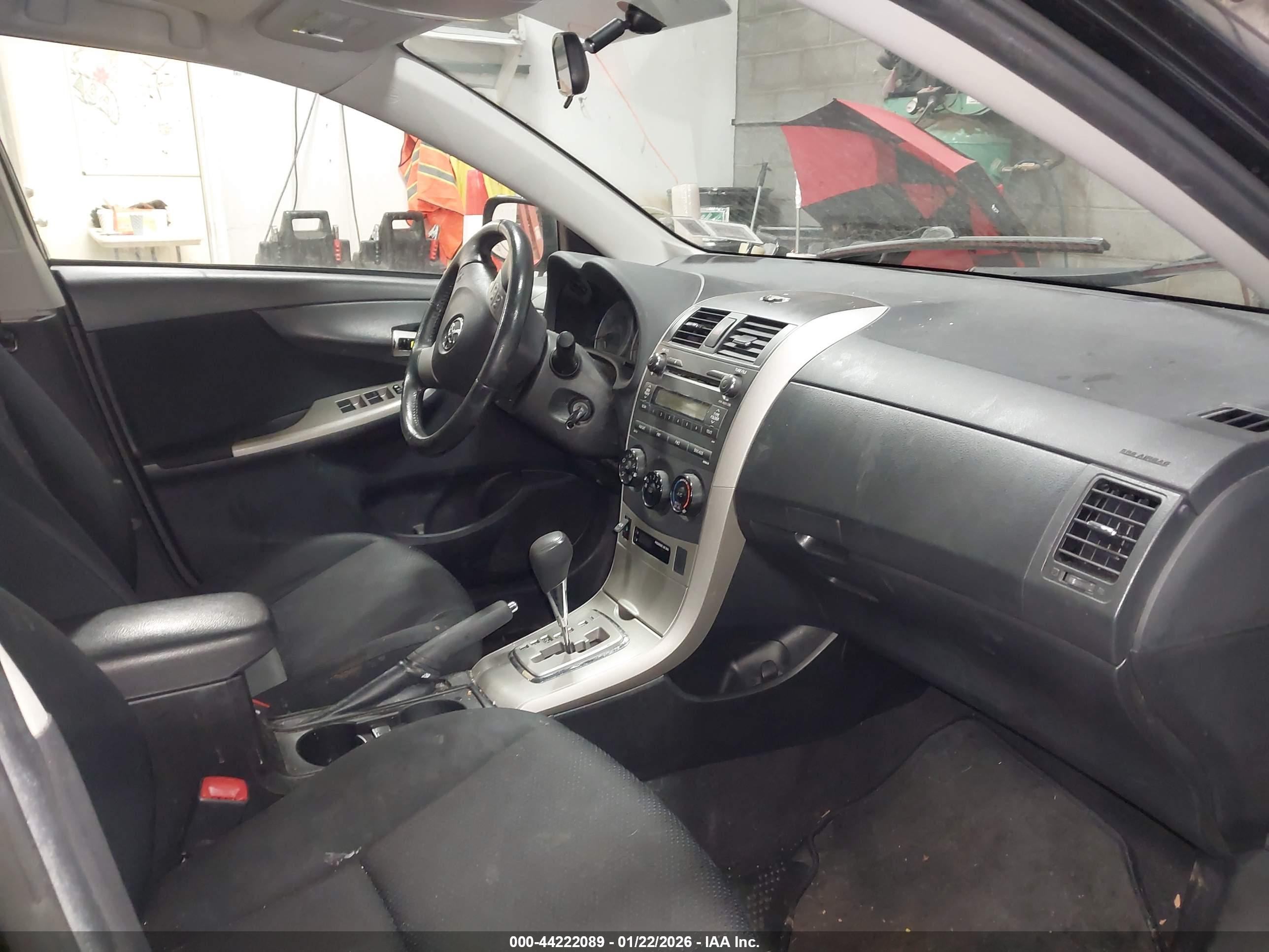 TOYOTA COROLLA image 5