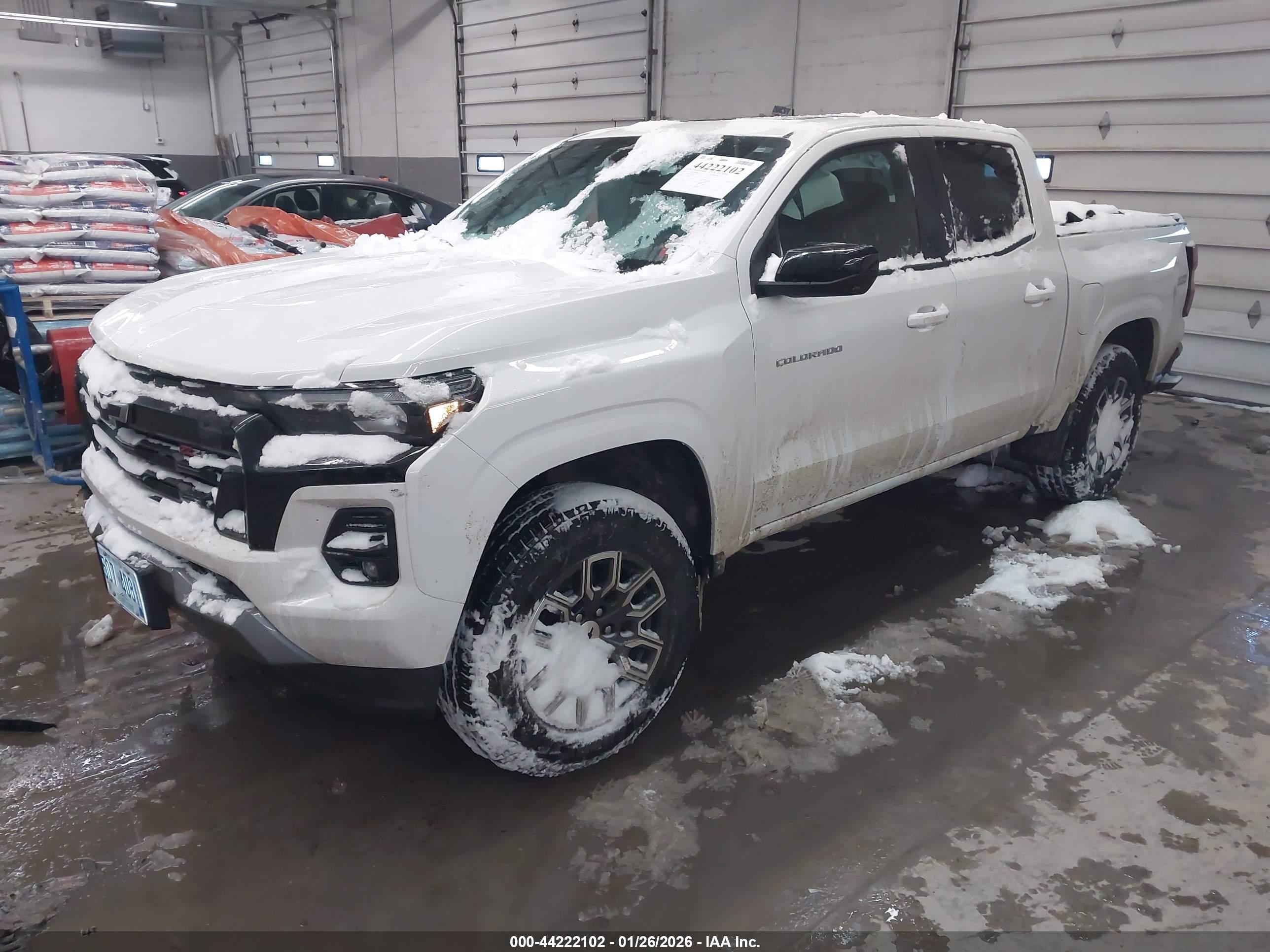 CHEVROLET COLORADO image 2