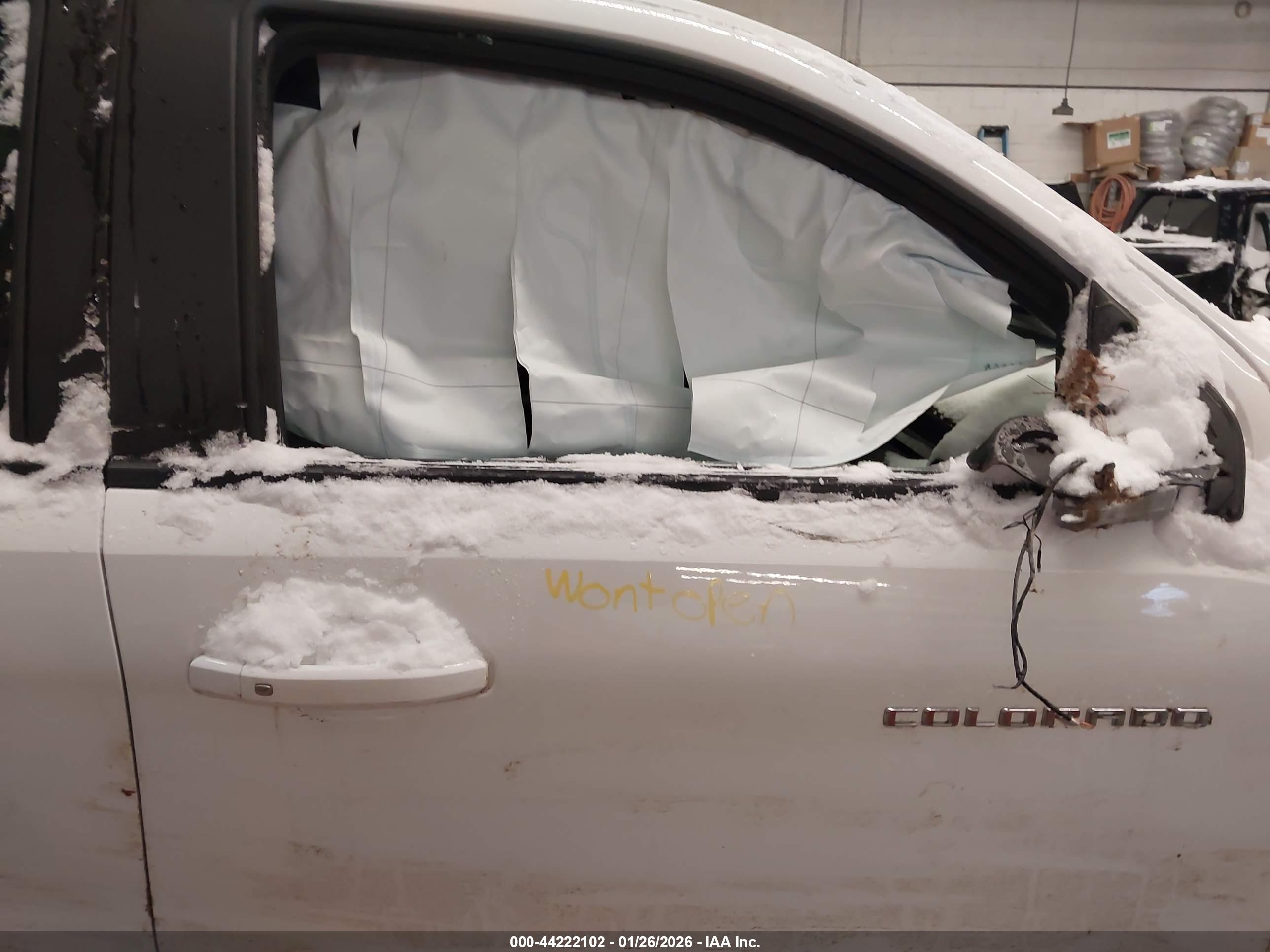 CHEVROLET COLORADO image 5