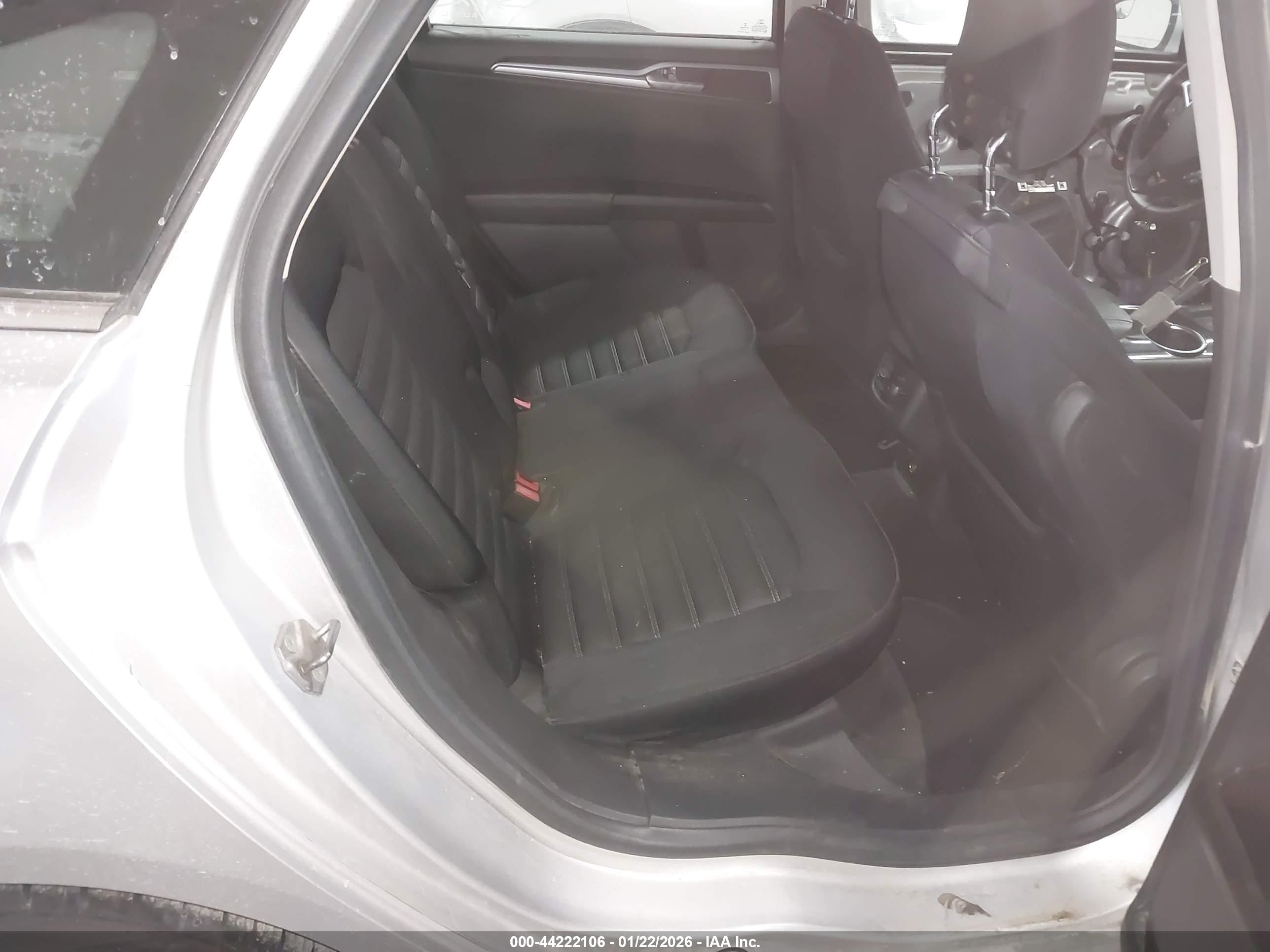 FORD FUSION image 8