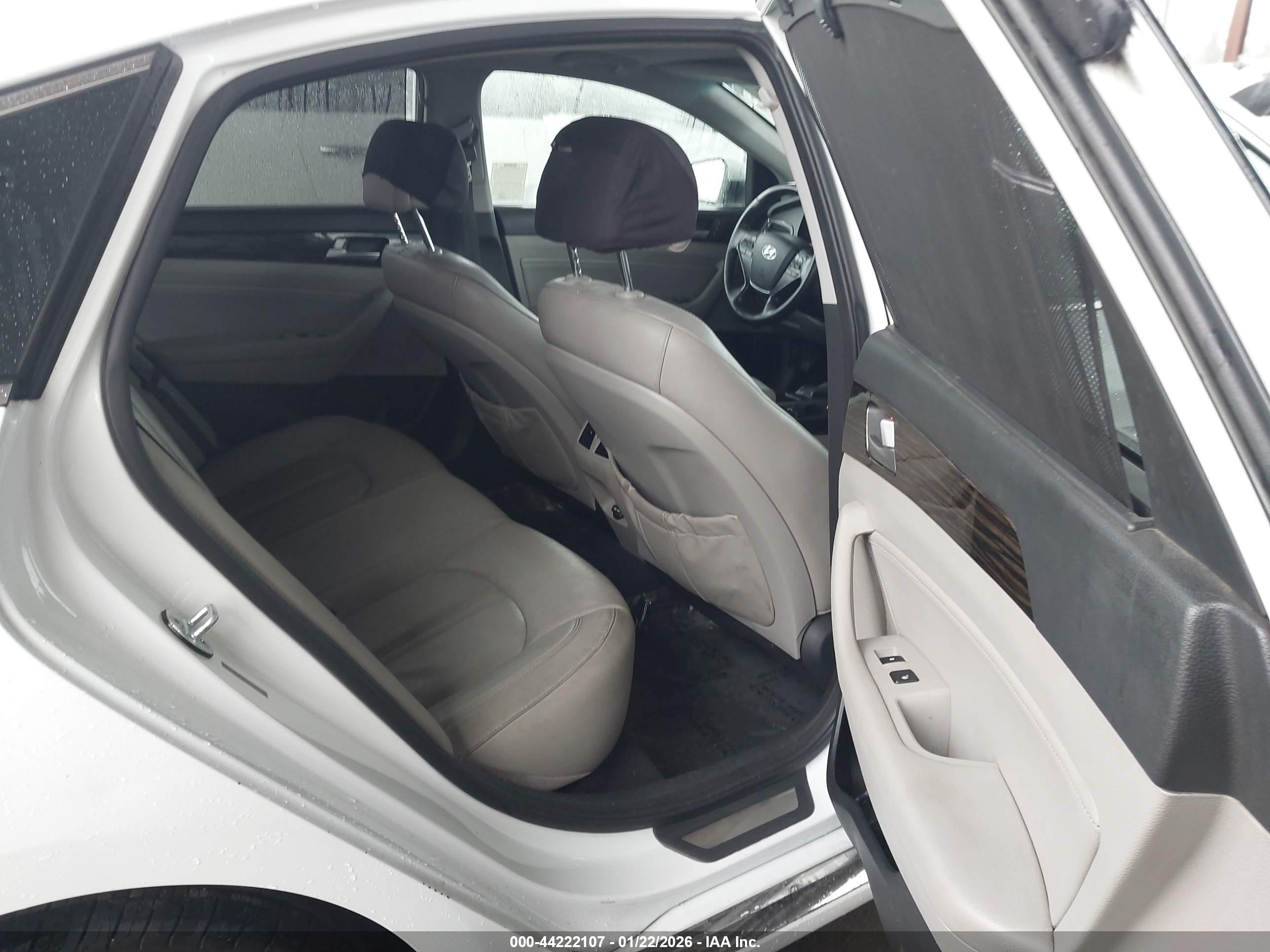 HYUNDAI SONATA image 8
