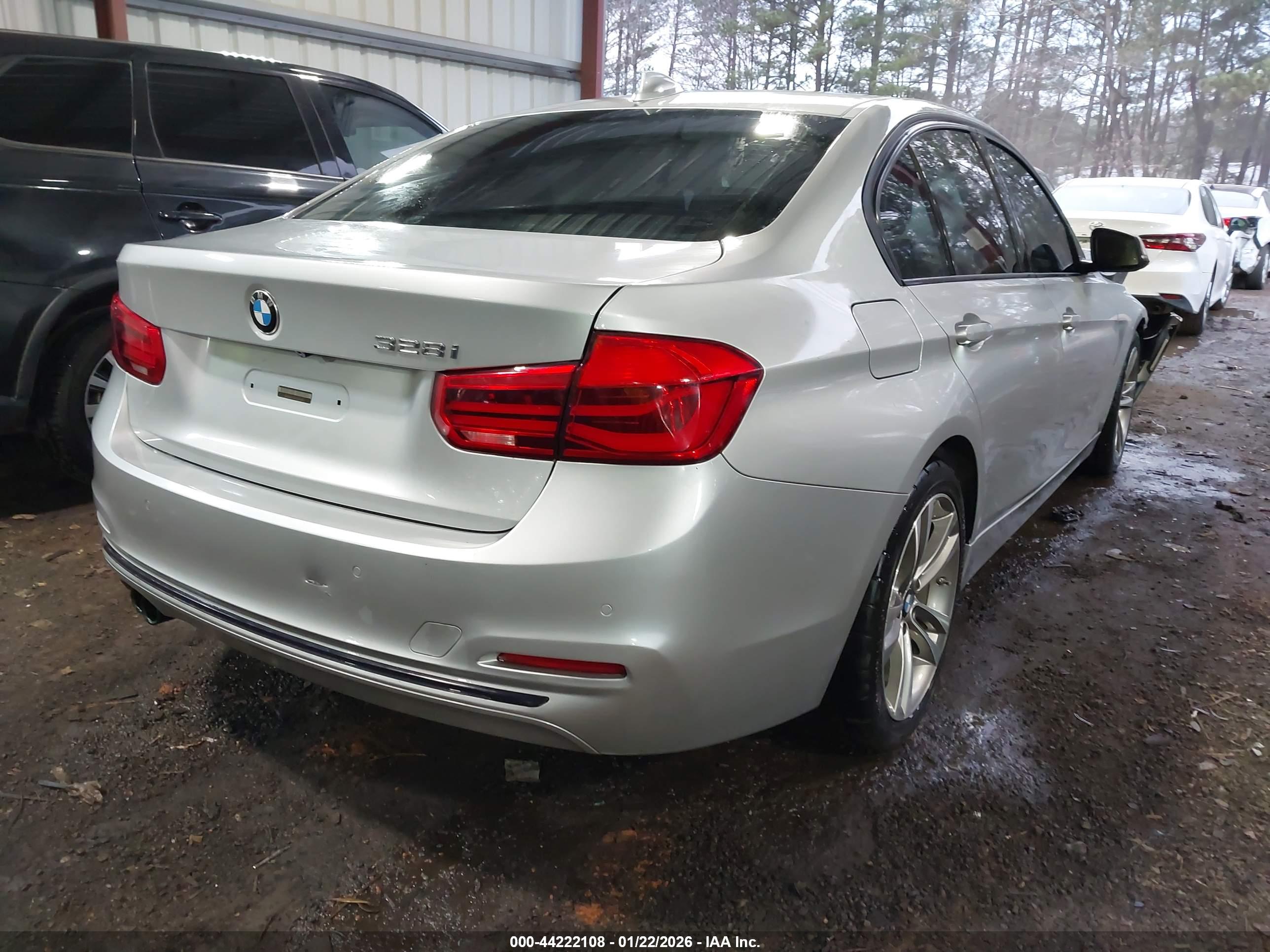 BMW 328I image 4