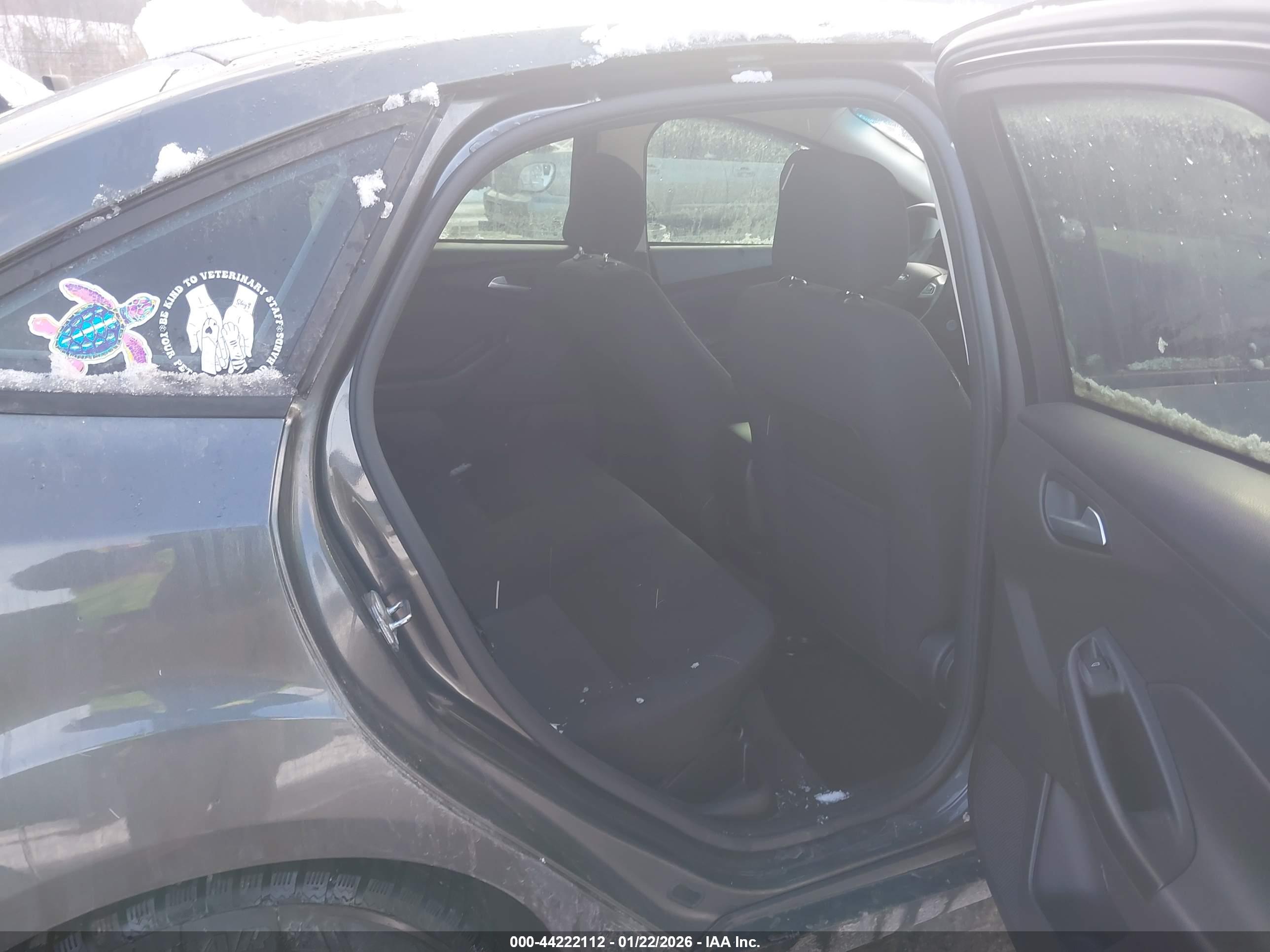 FORD FOCUS image 8