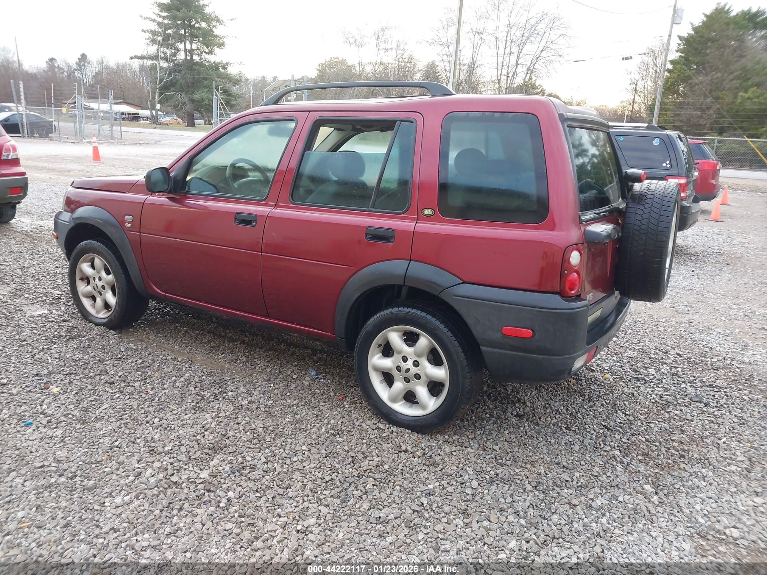 LAND ROVER image 3