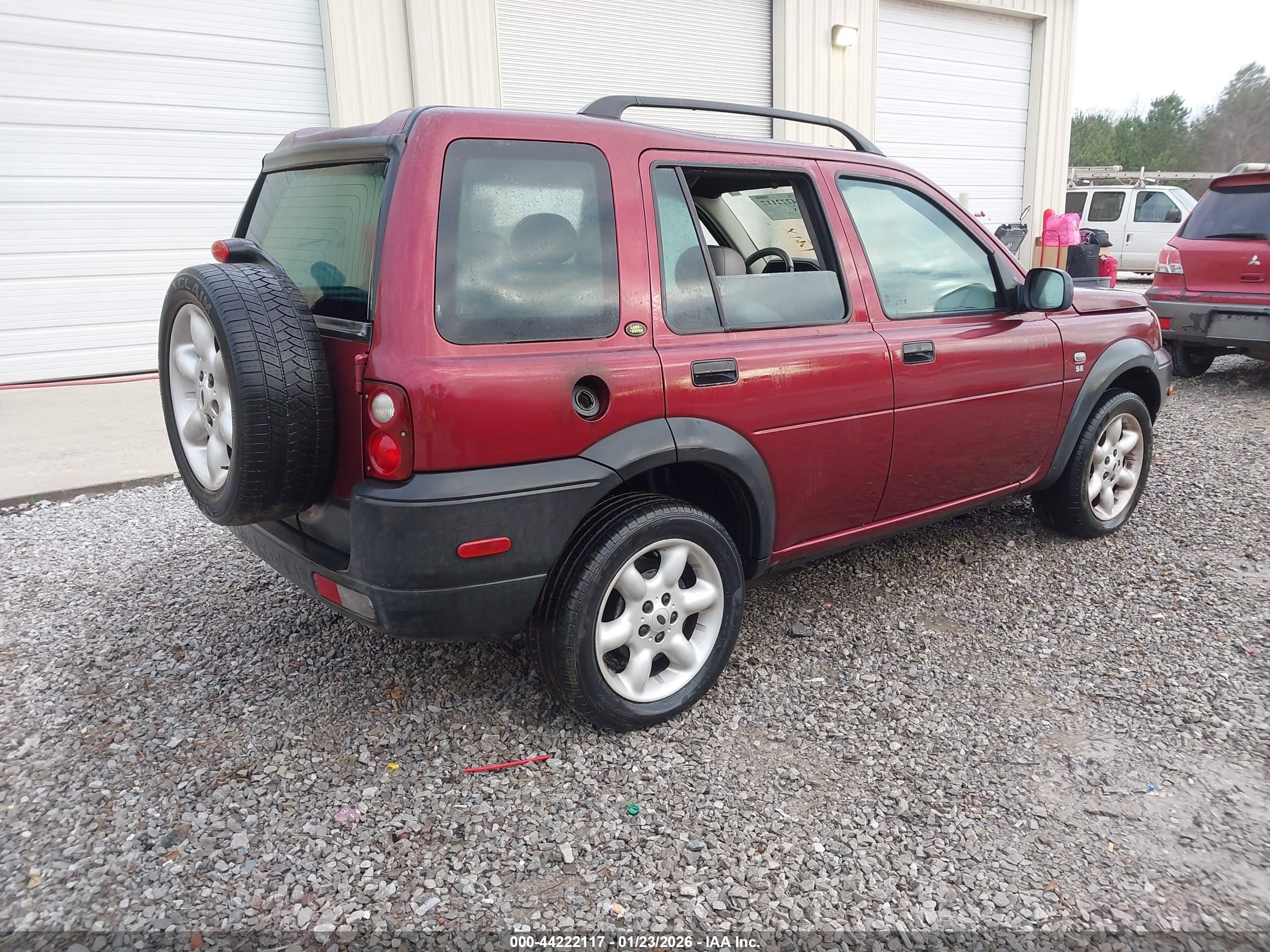 LAND ROVER image 4
