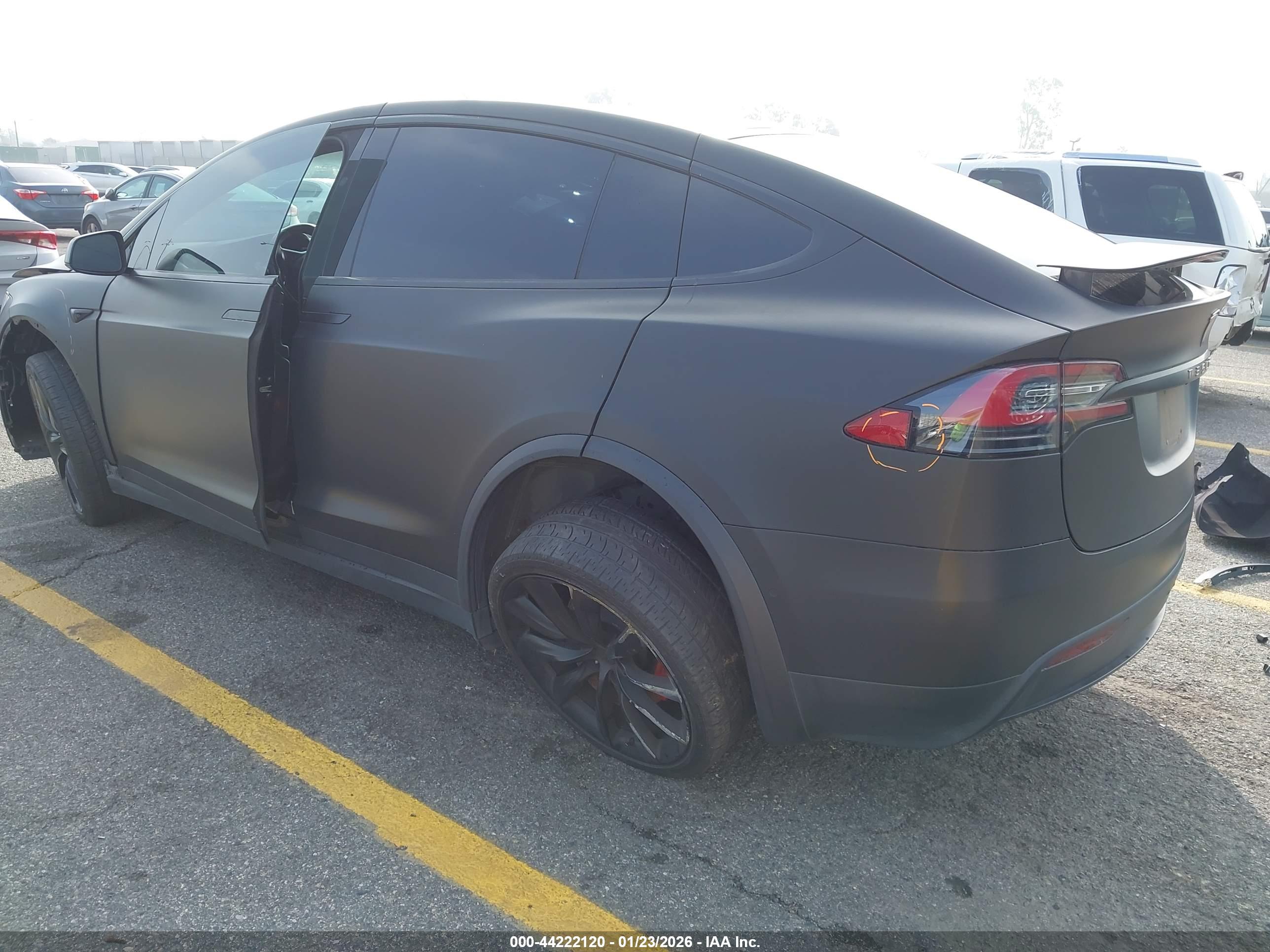 TESLA MODEL image 3