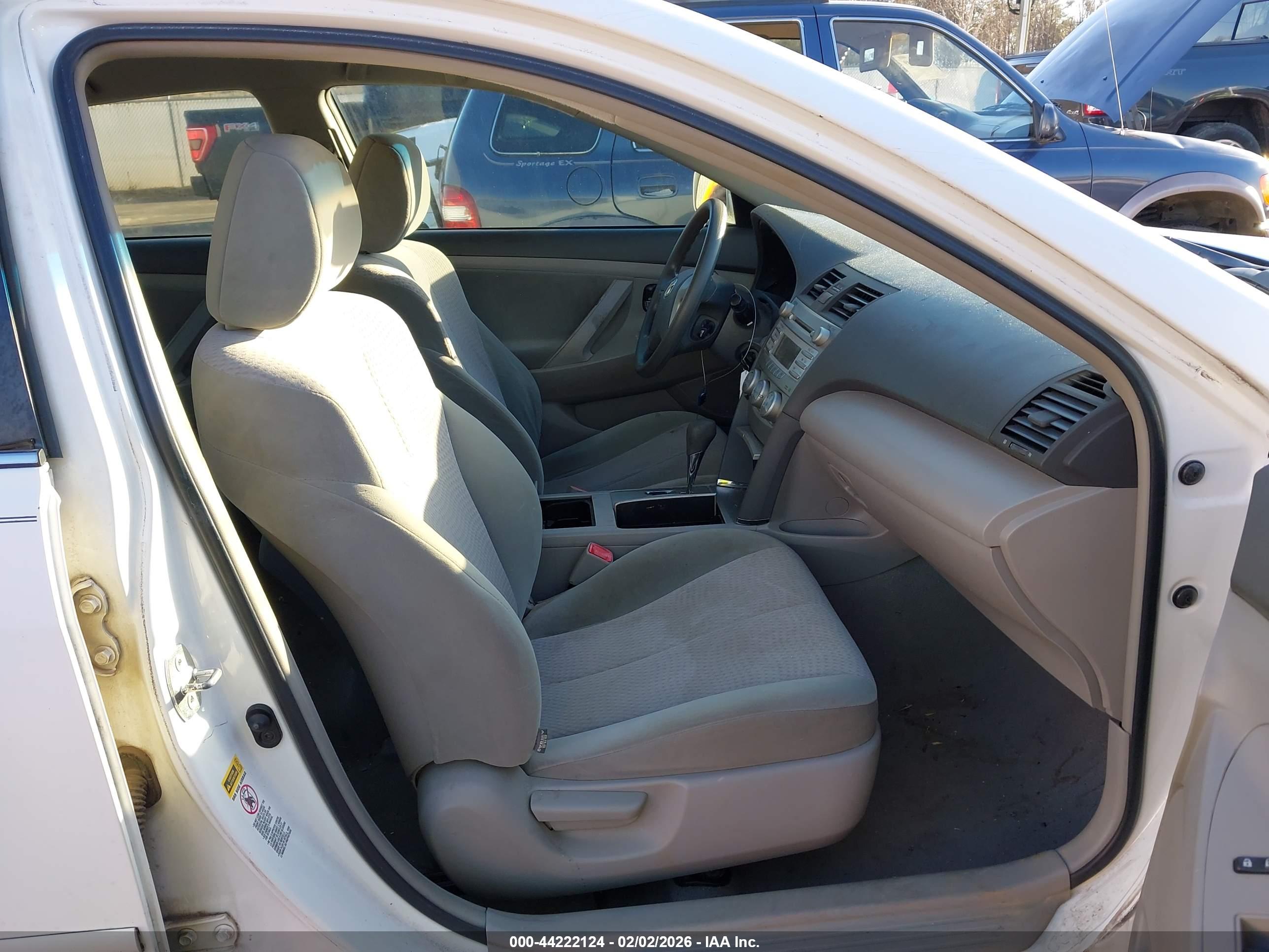 TOYOTA CAMRY image 5