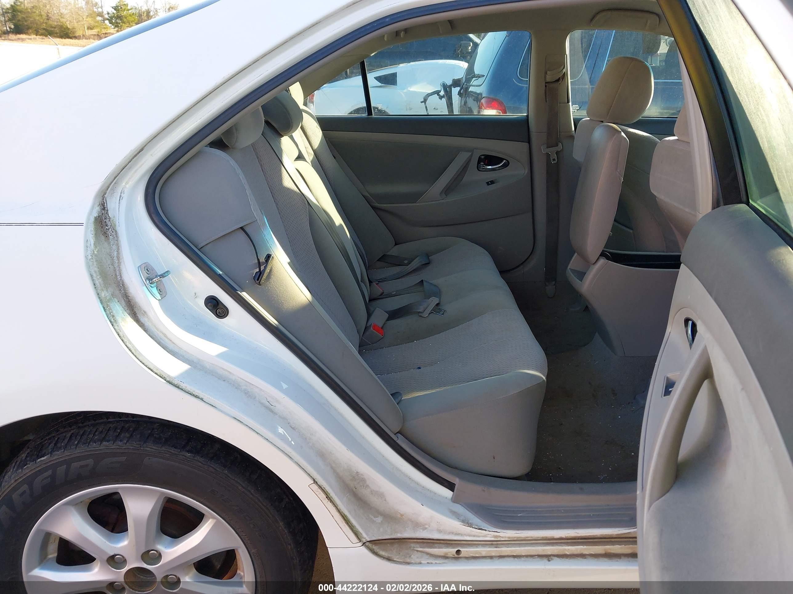 TOYOTA CAMRY image 8