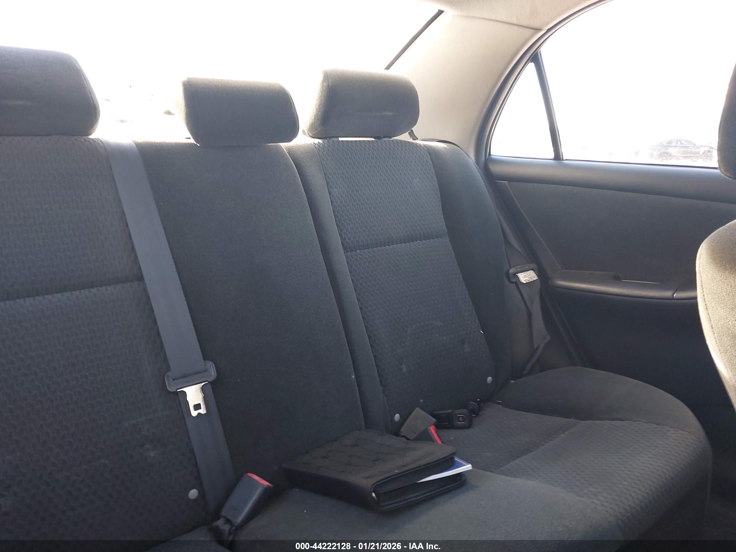 TOYOTA COROLLA image 8