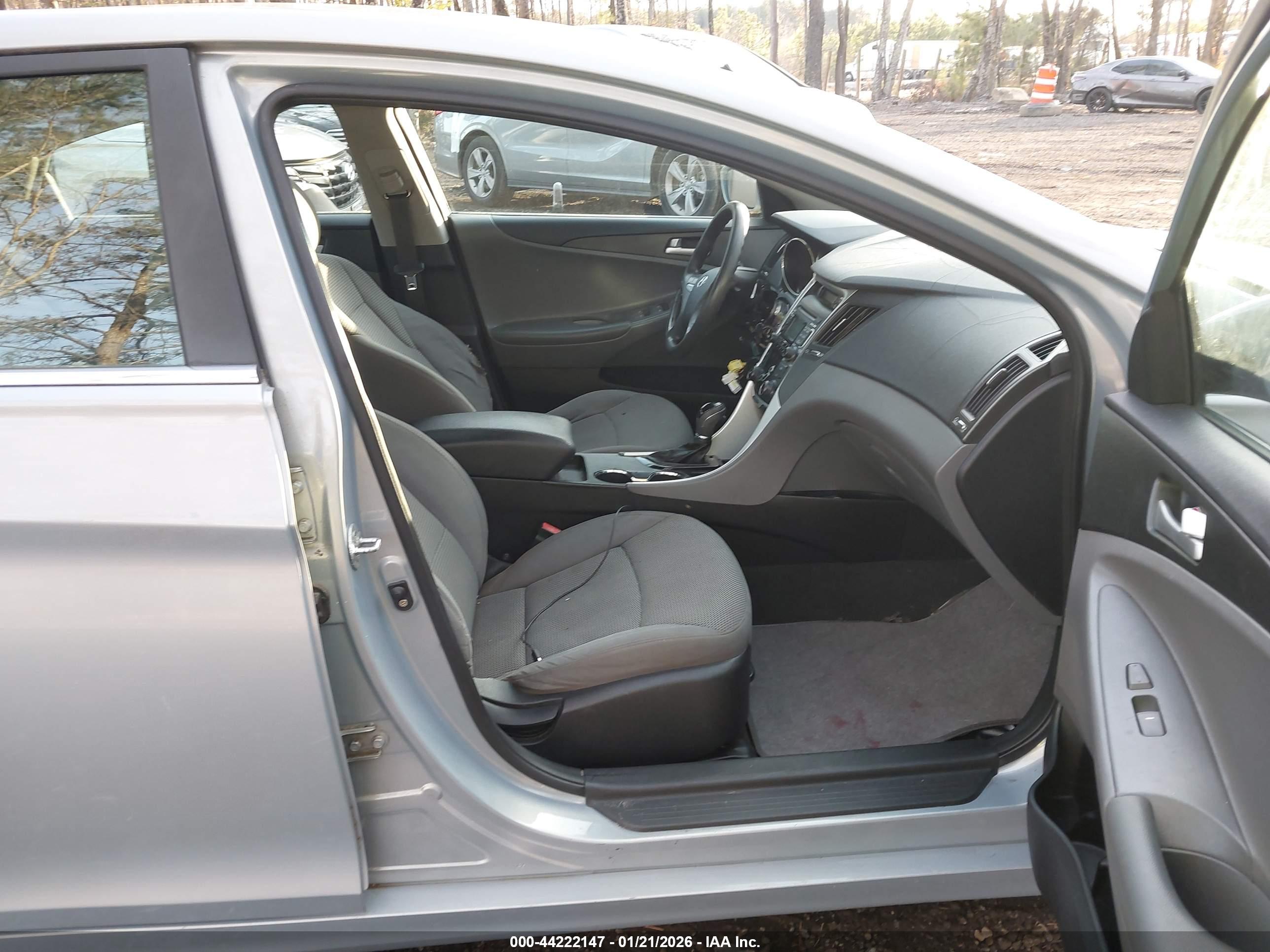 HYUNDAI SONATA image 5
