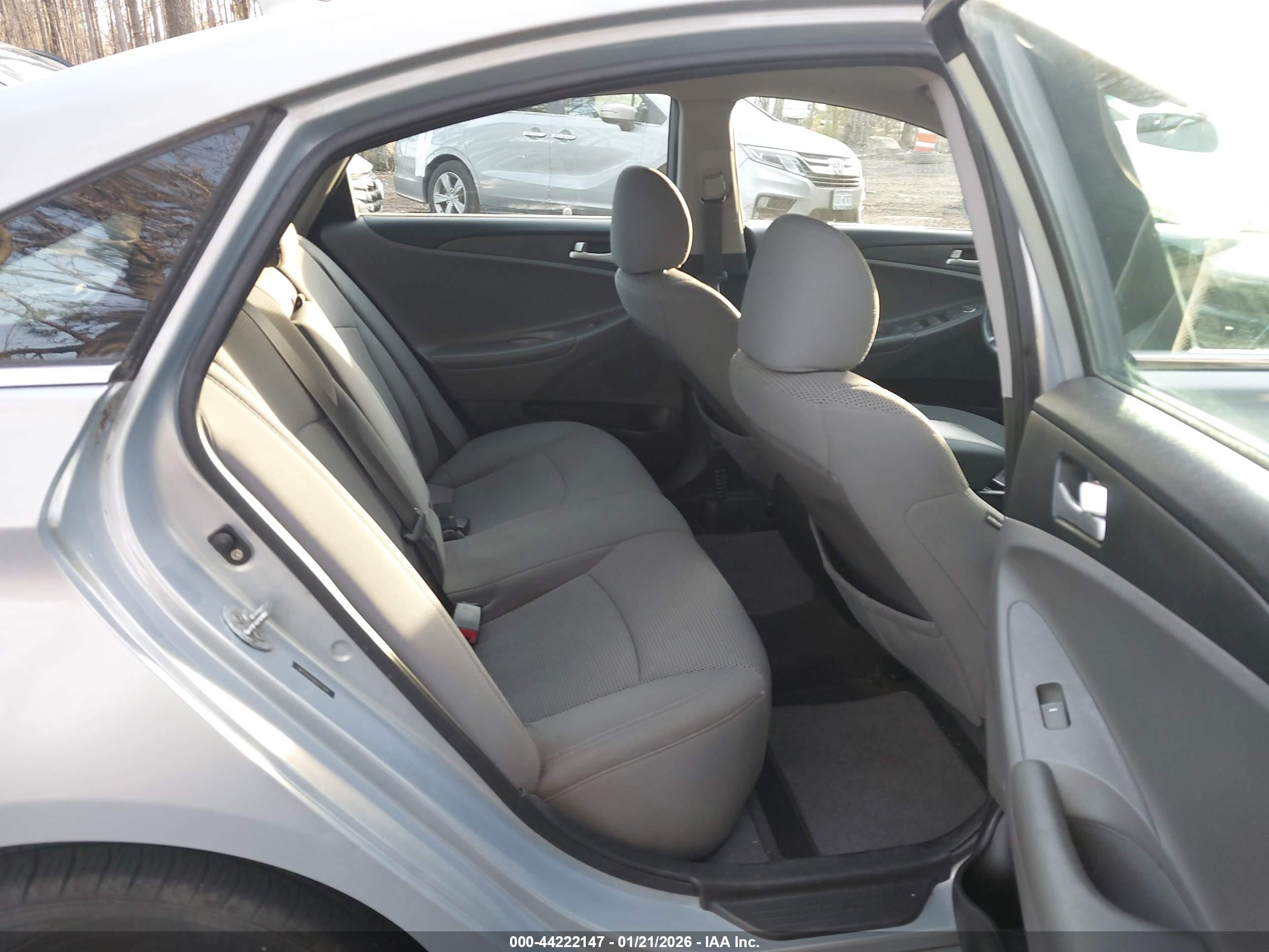 HYUNDAI SONATA image 8