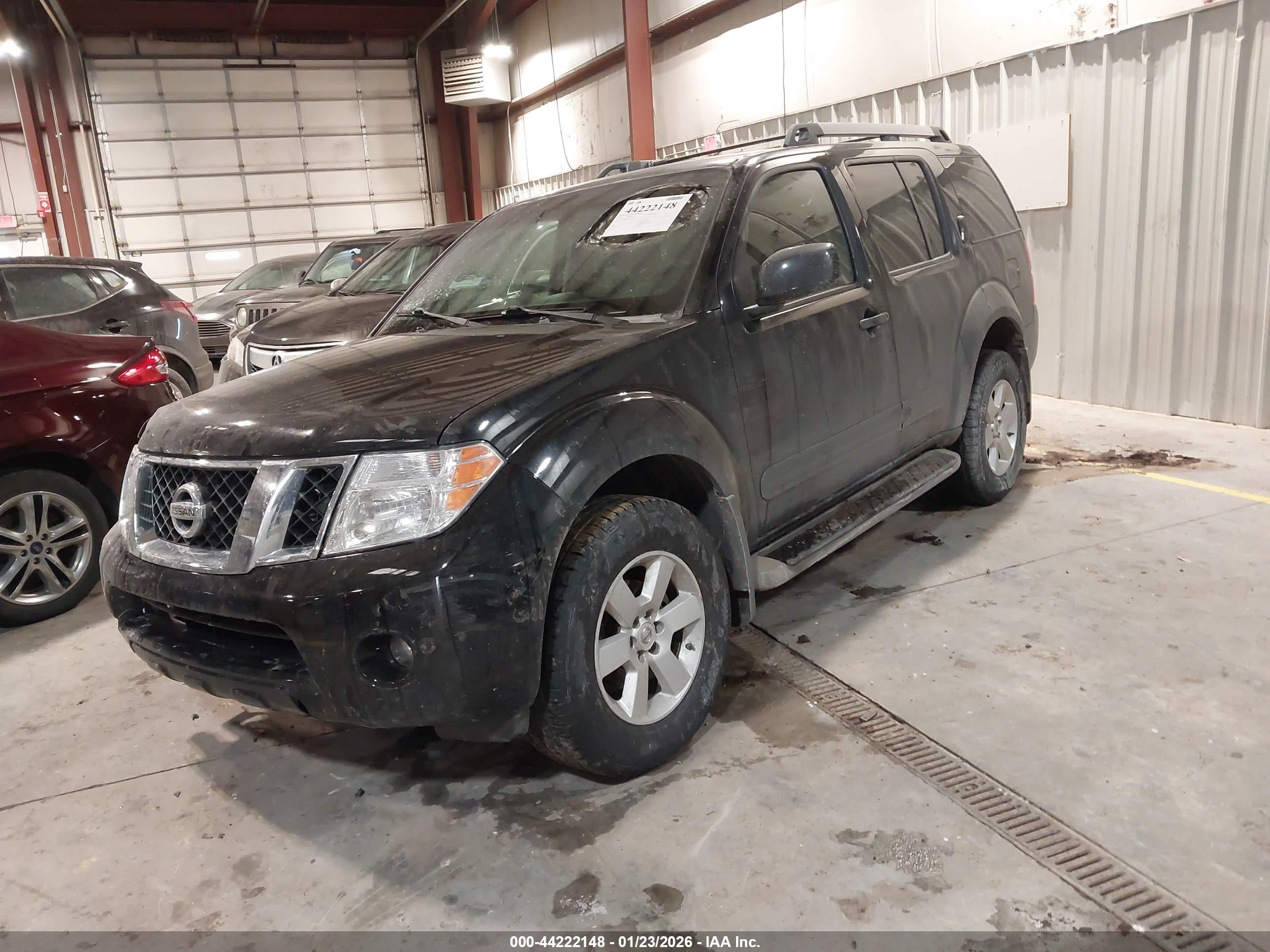 NISSAN PATHFINDER image 2