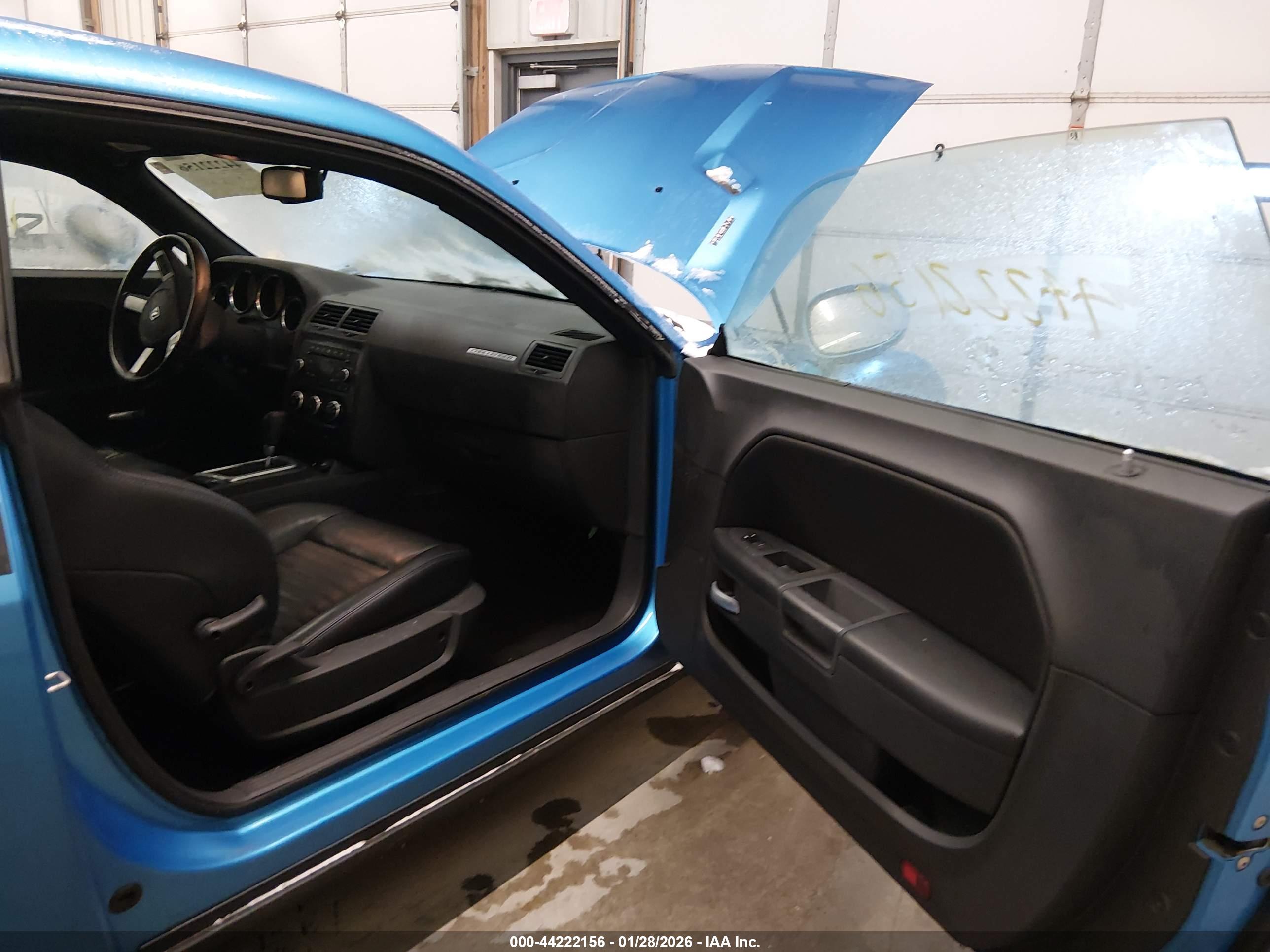 DODGE CHALLENGER image 5