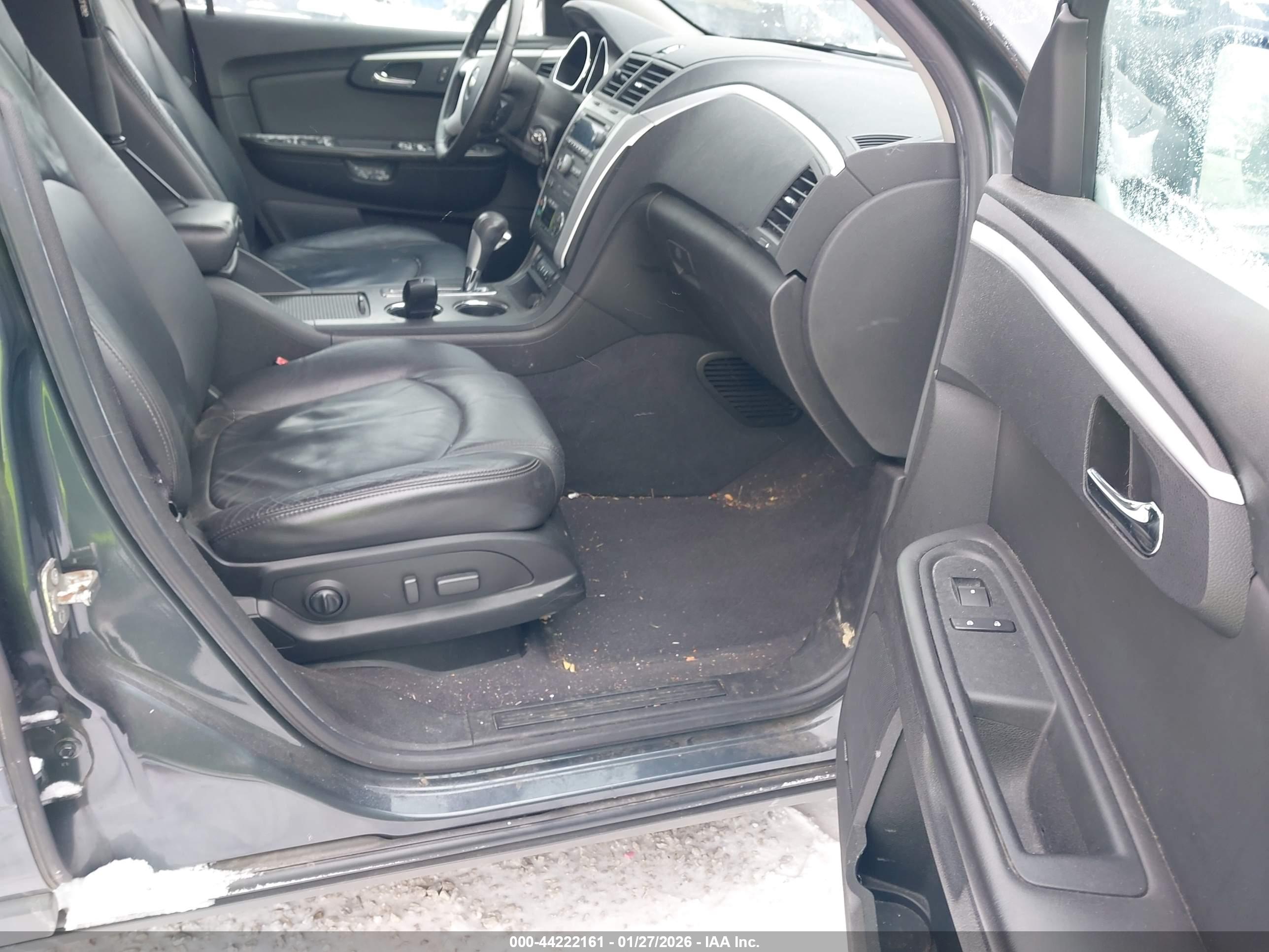 CHEVROLET TRAVERSE image 5