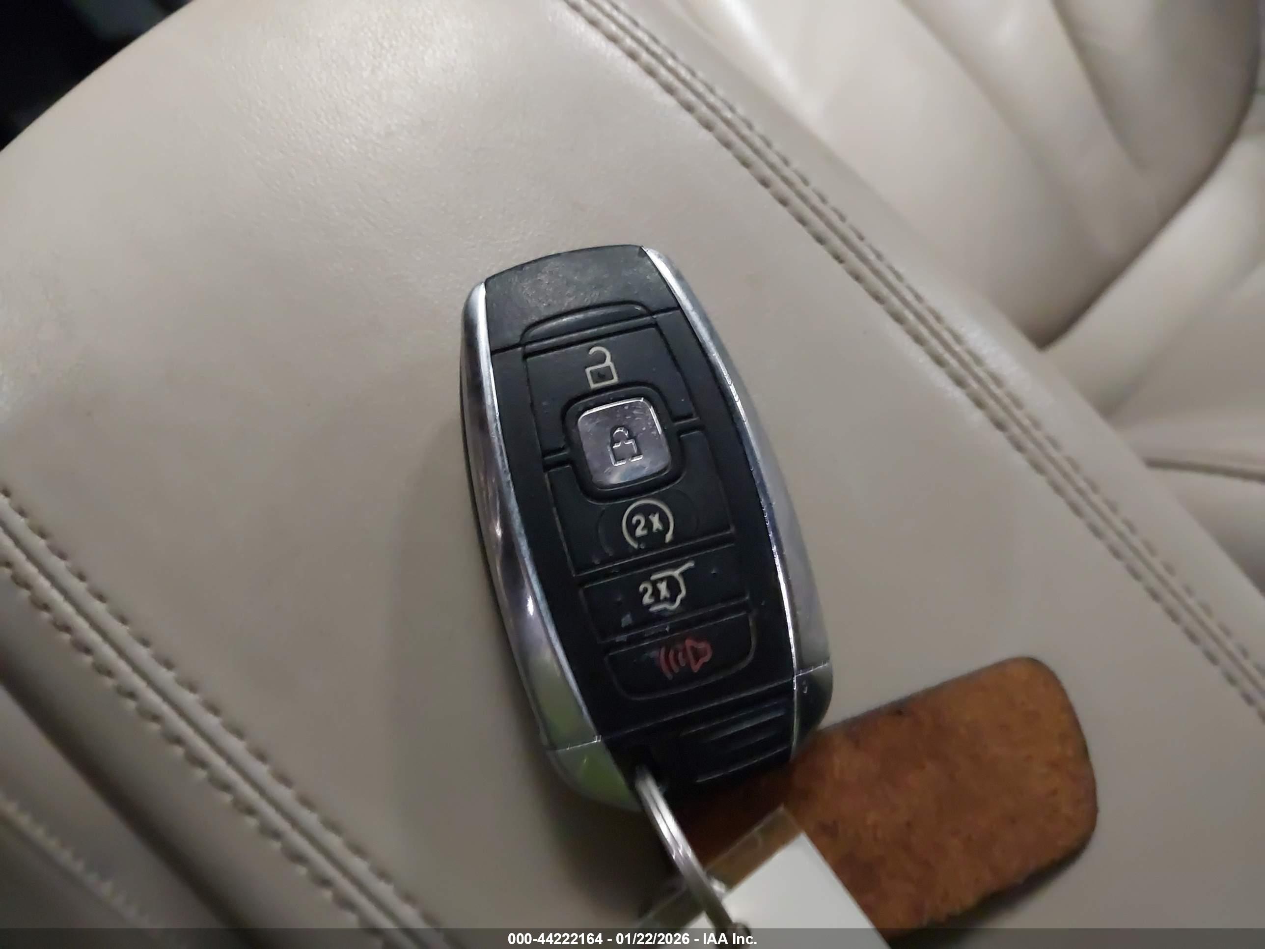 LINCOLN MKC image 11