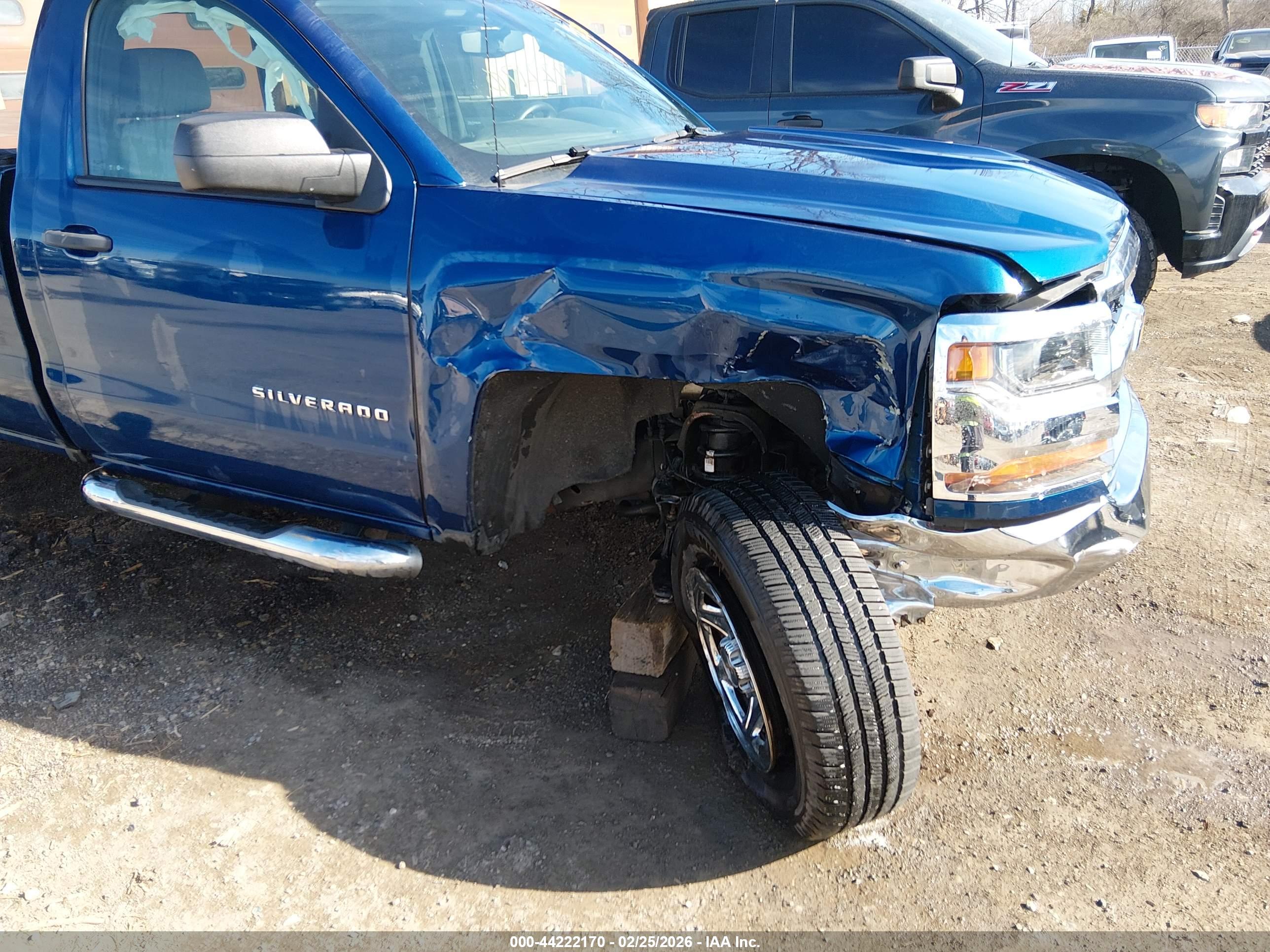 CHEVROLET SILVERADO image 6