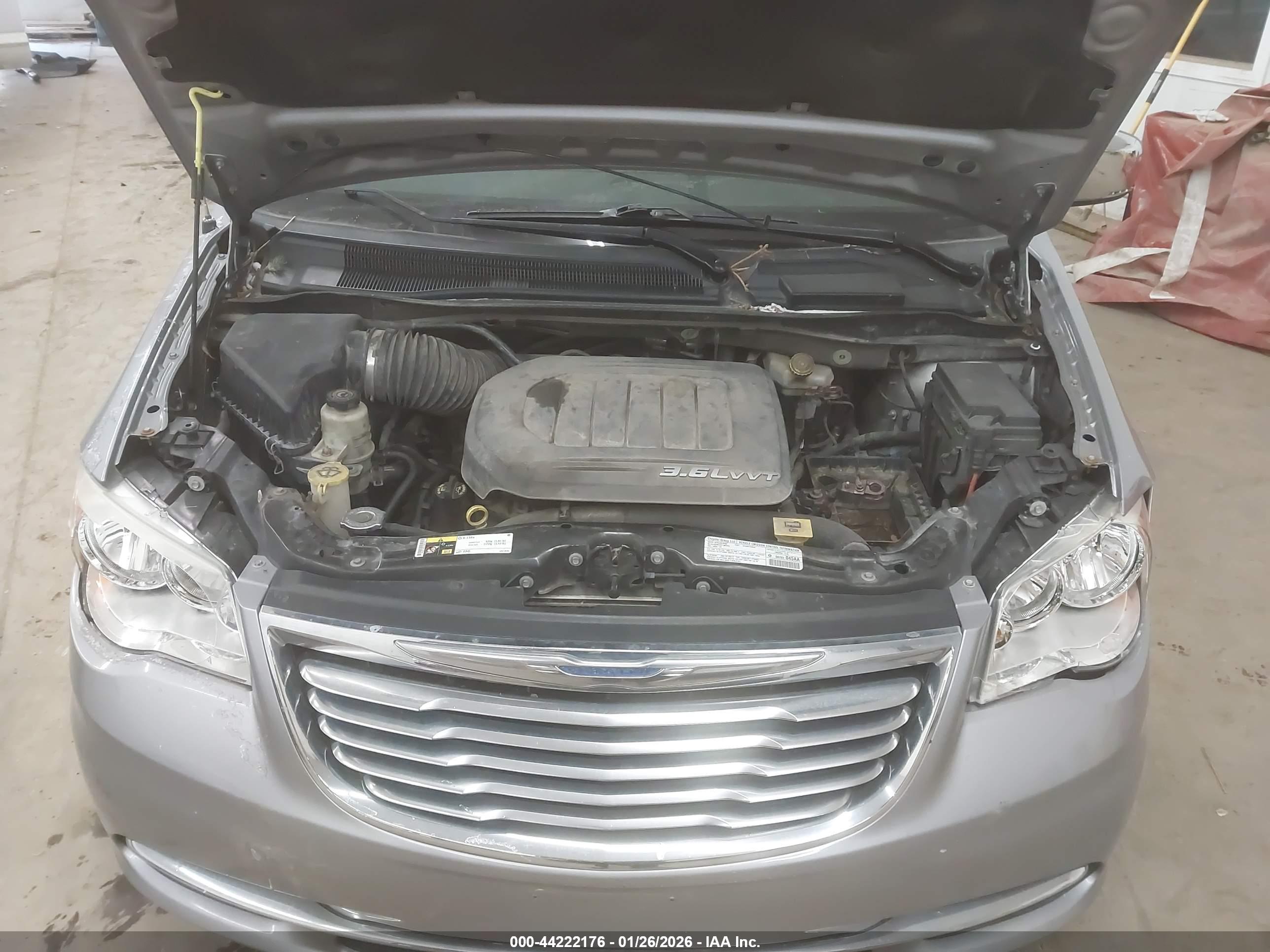 CHRYSLER TOWN image 10