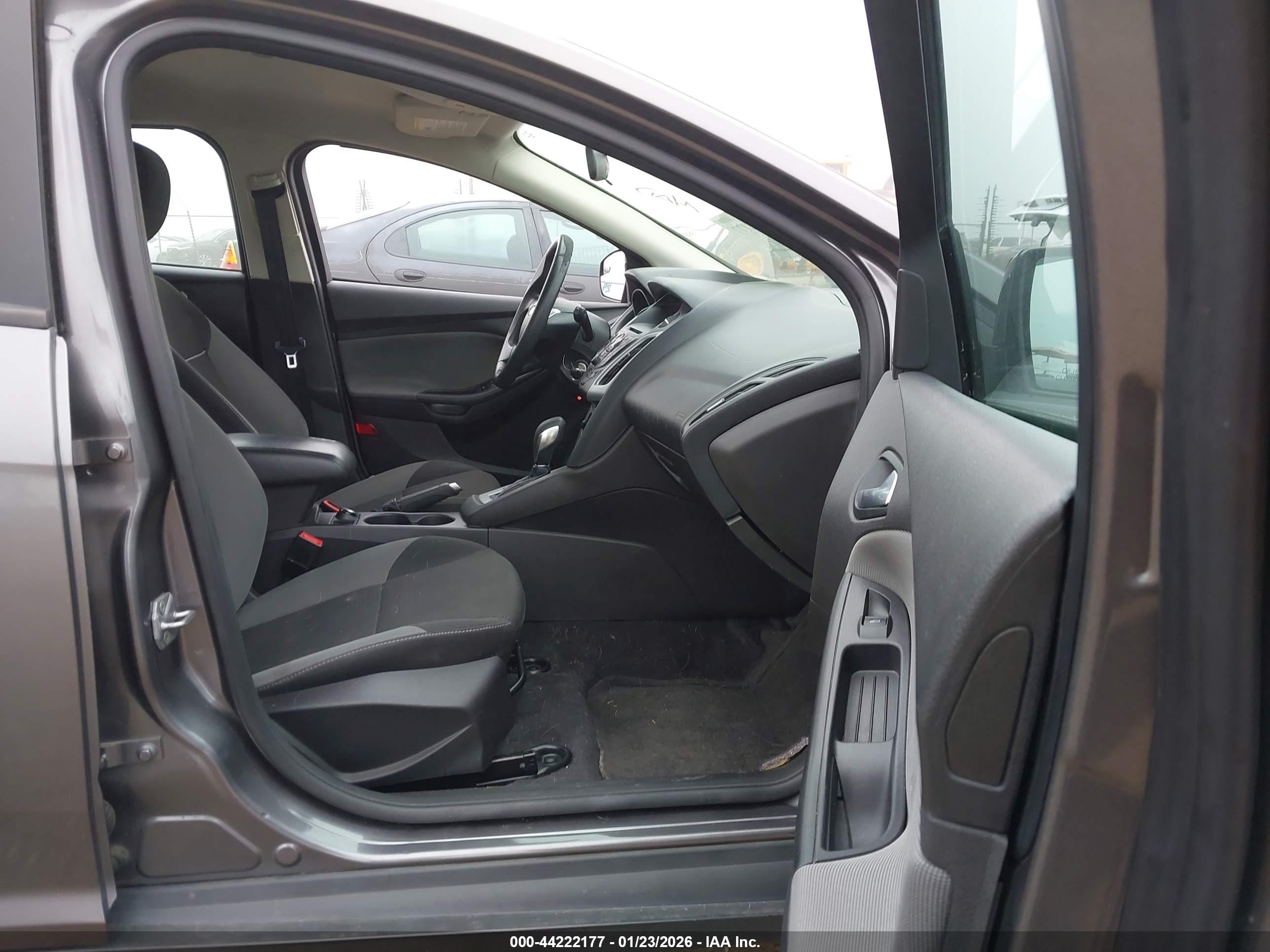 FORD FOCUS image 5
