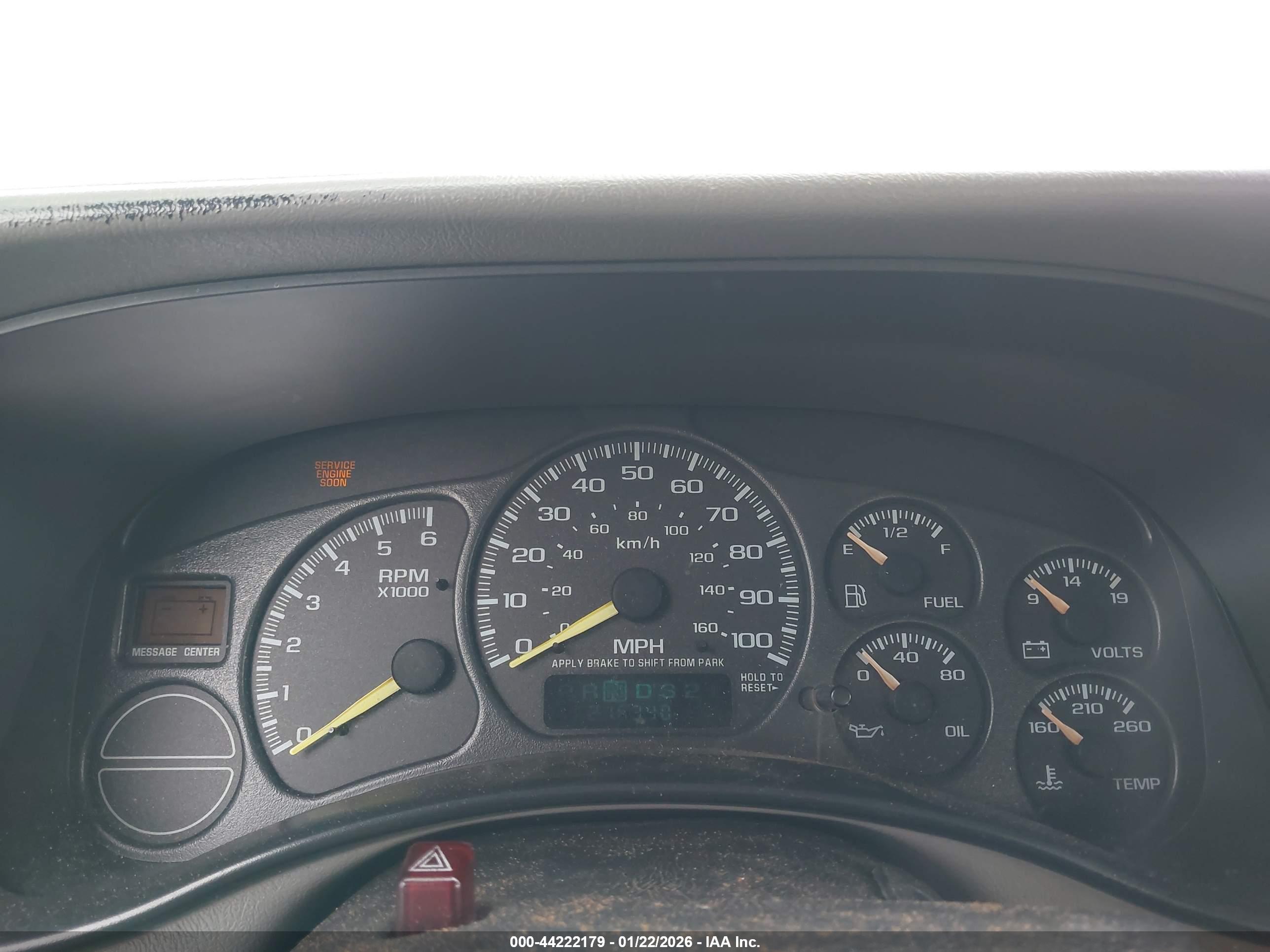 CHEVROLET SILVERADO image 7