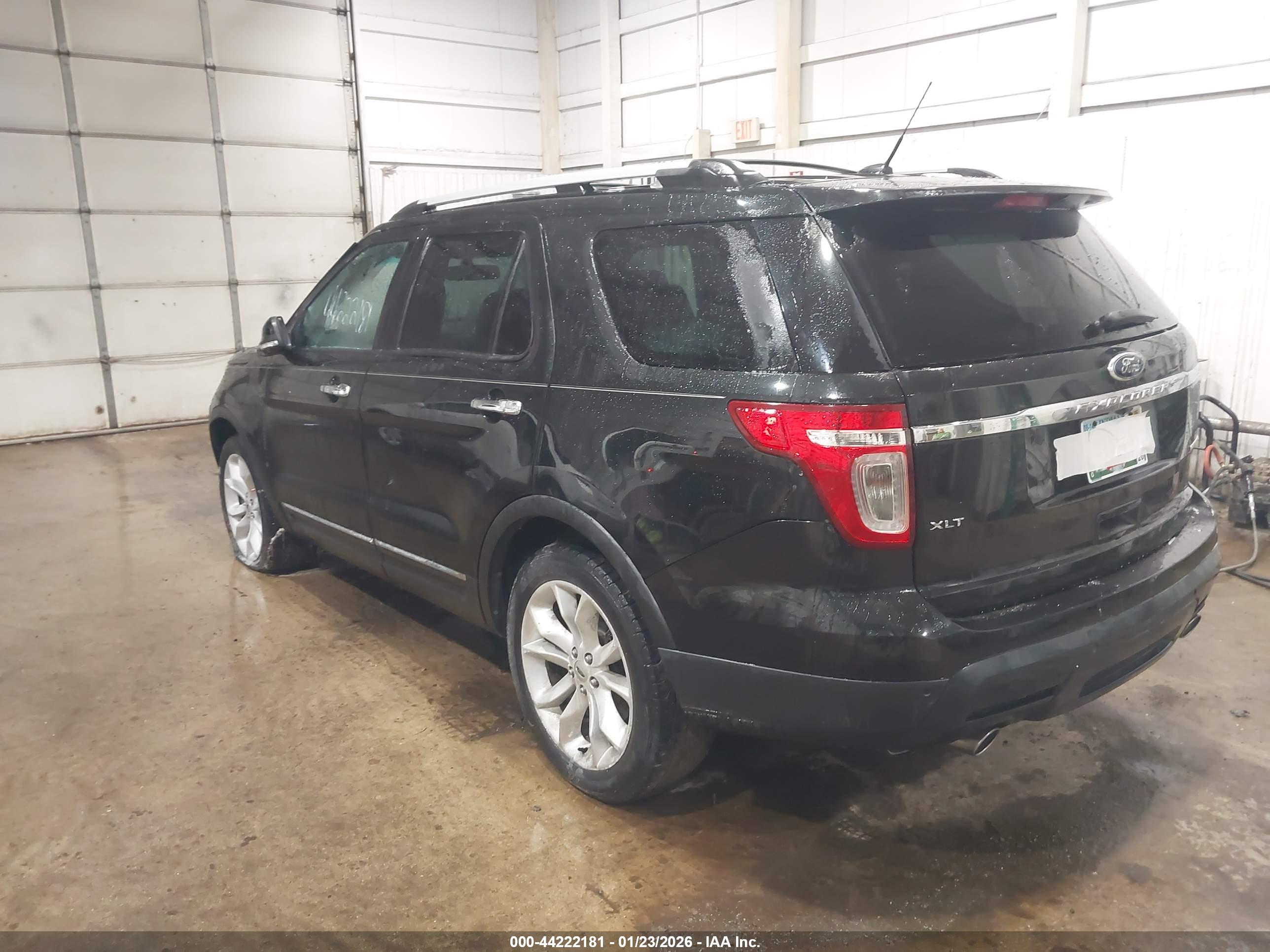 FORD EXPLORER image 3