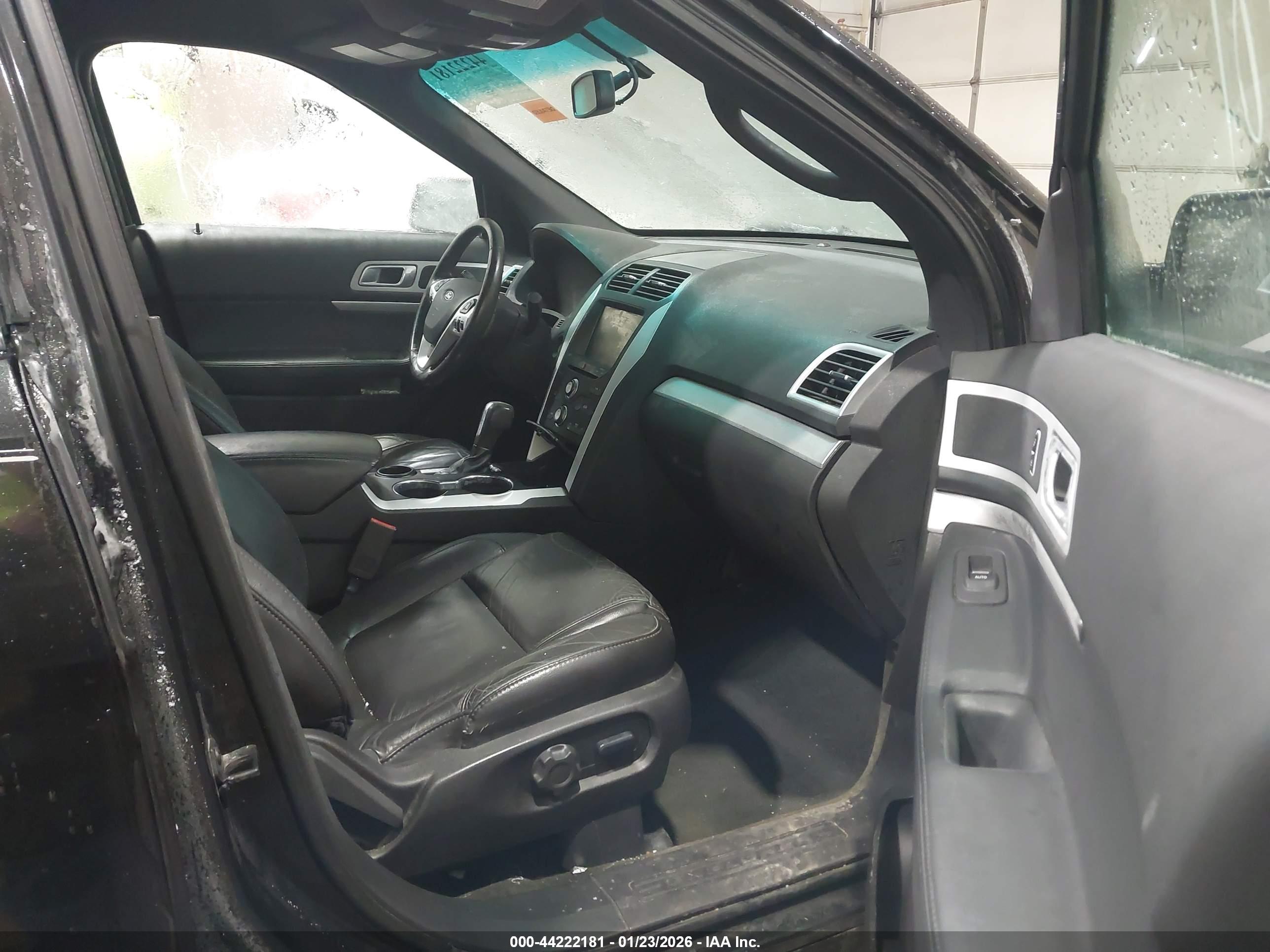 FORD EXPLORER image 5