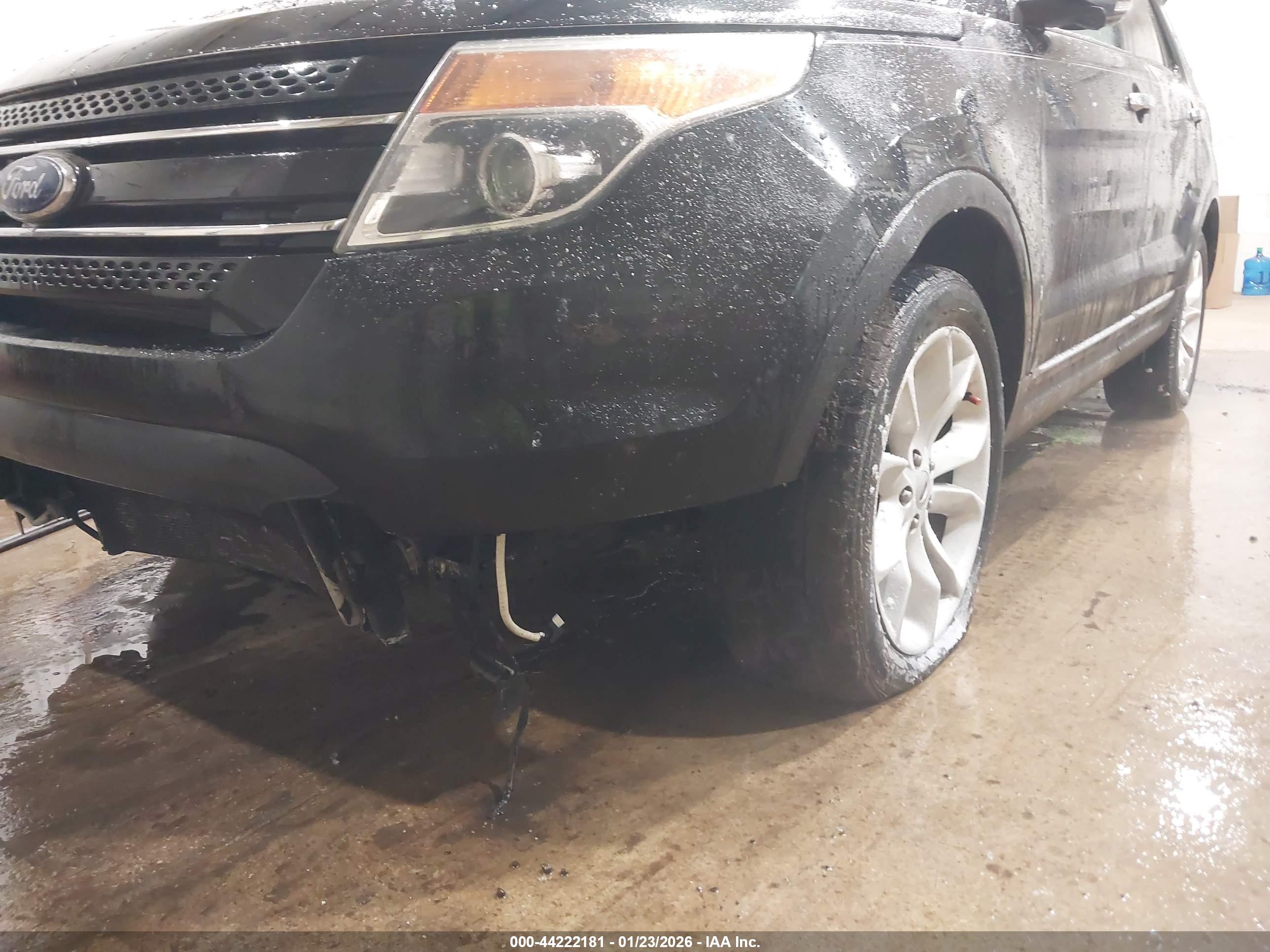 FORD EXPLORER image 6