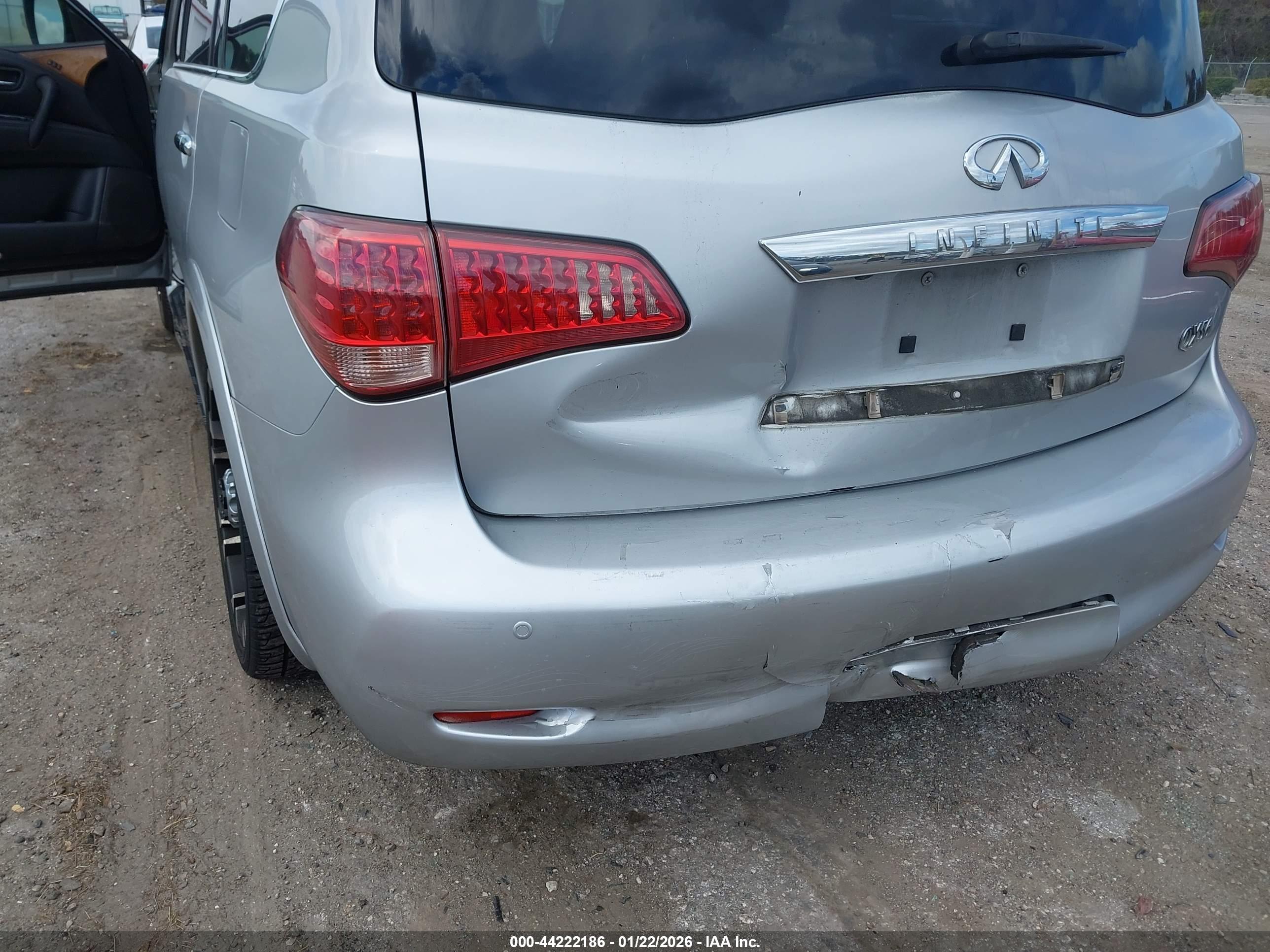INFINITI QX56 image 6