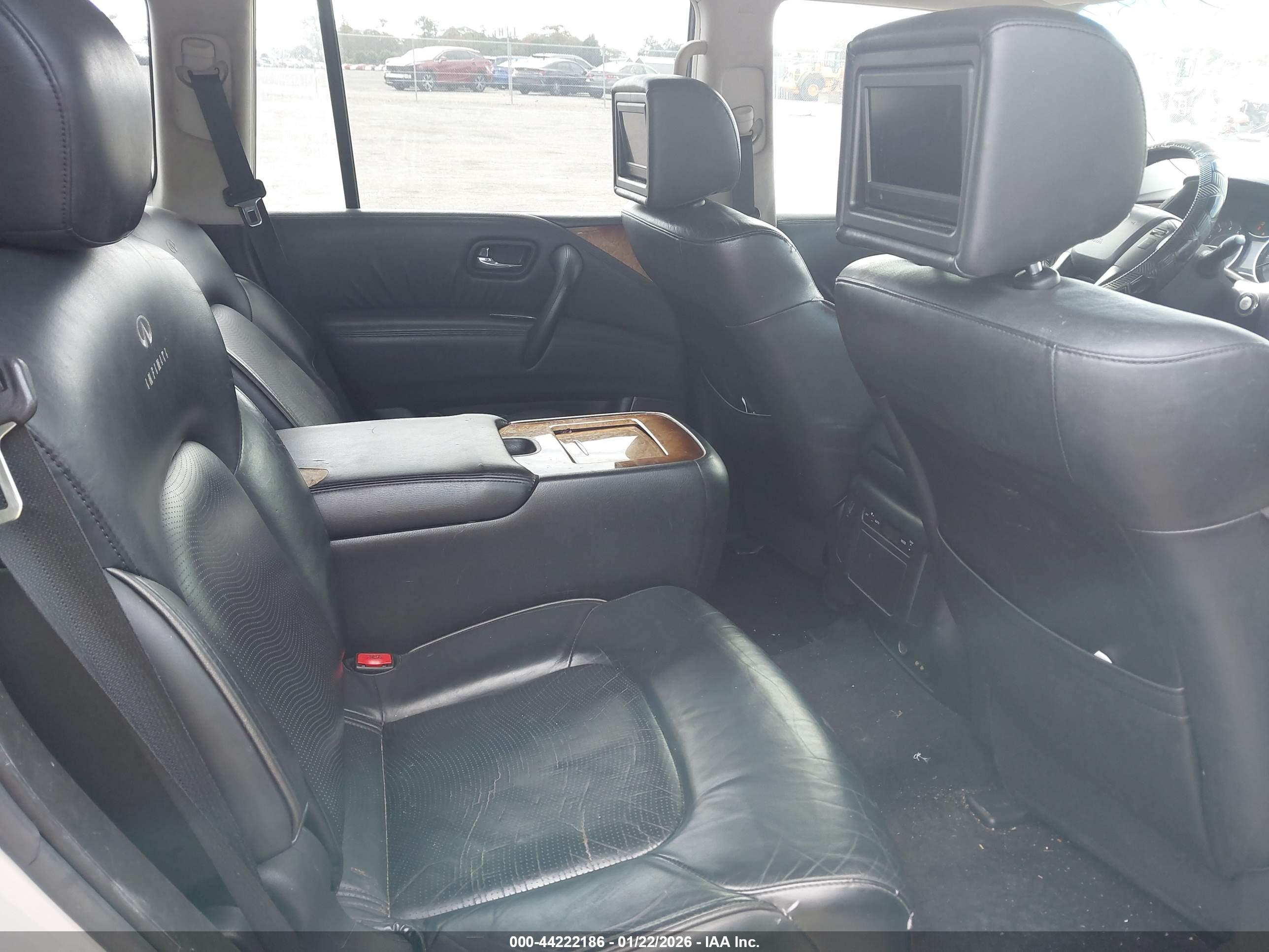 INFINITI QX56 image 8