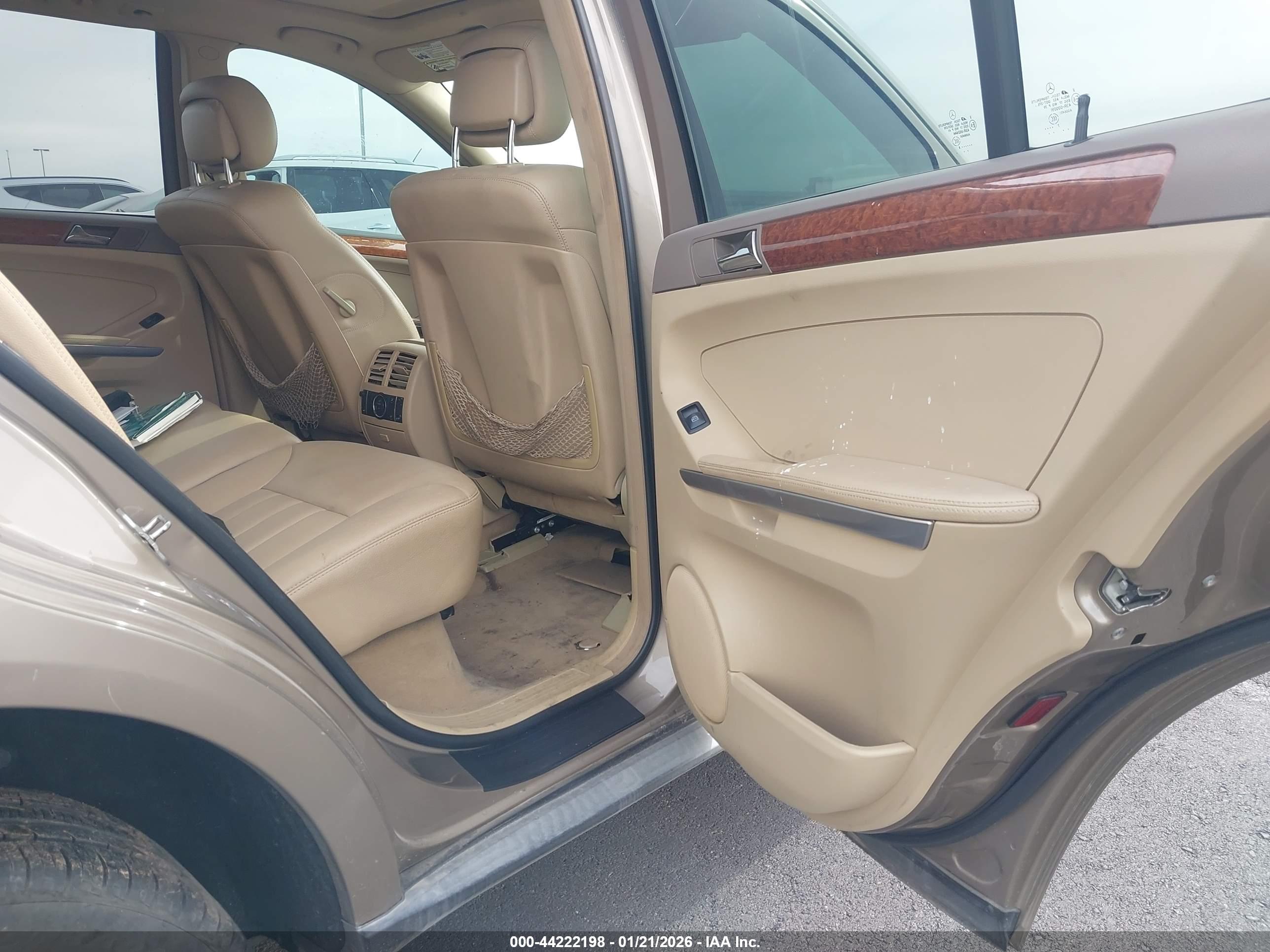 MERCEDES-BENZ ML image 8