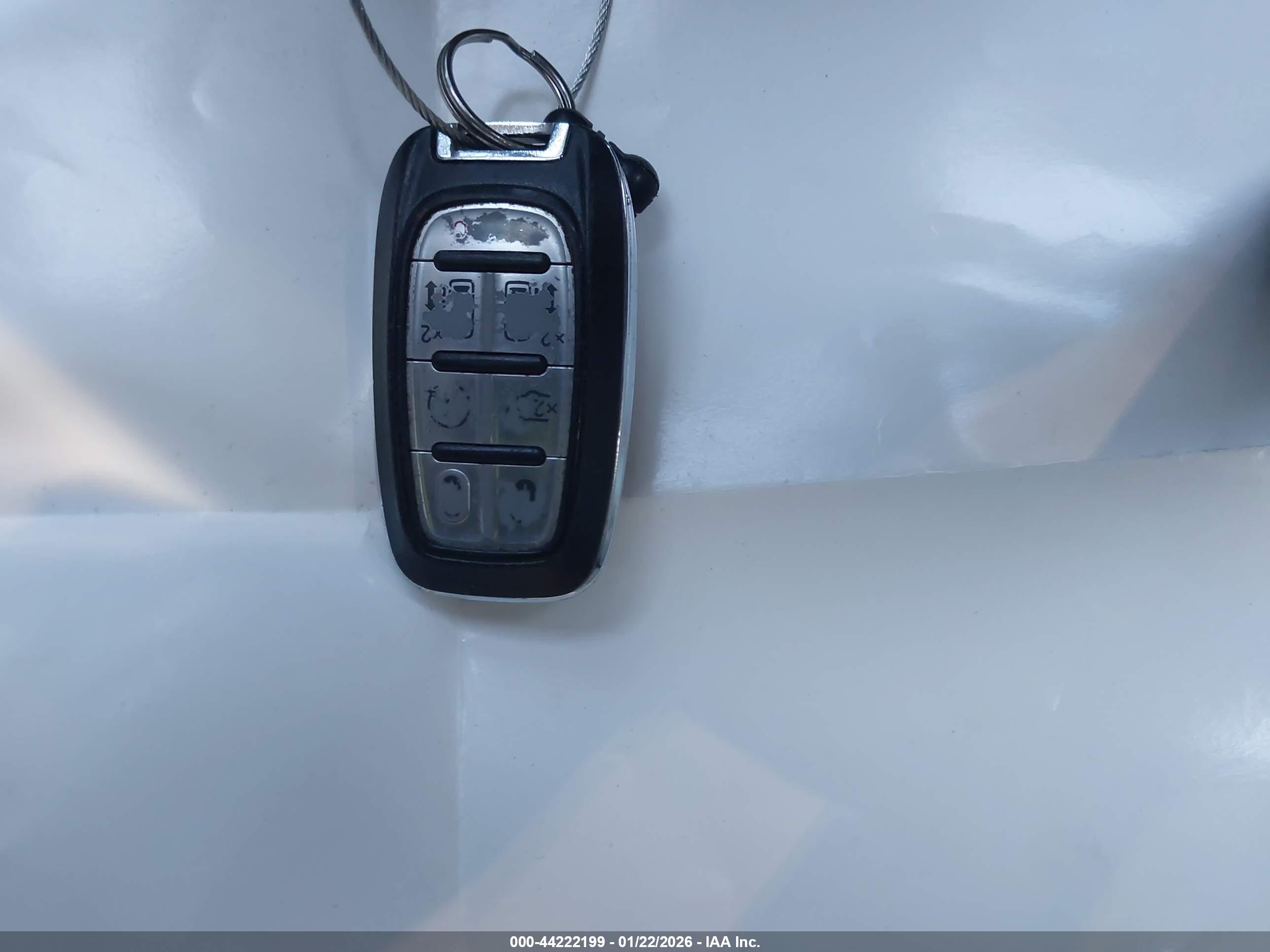 CHRYSLER PACIFICA image 11