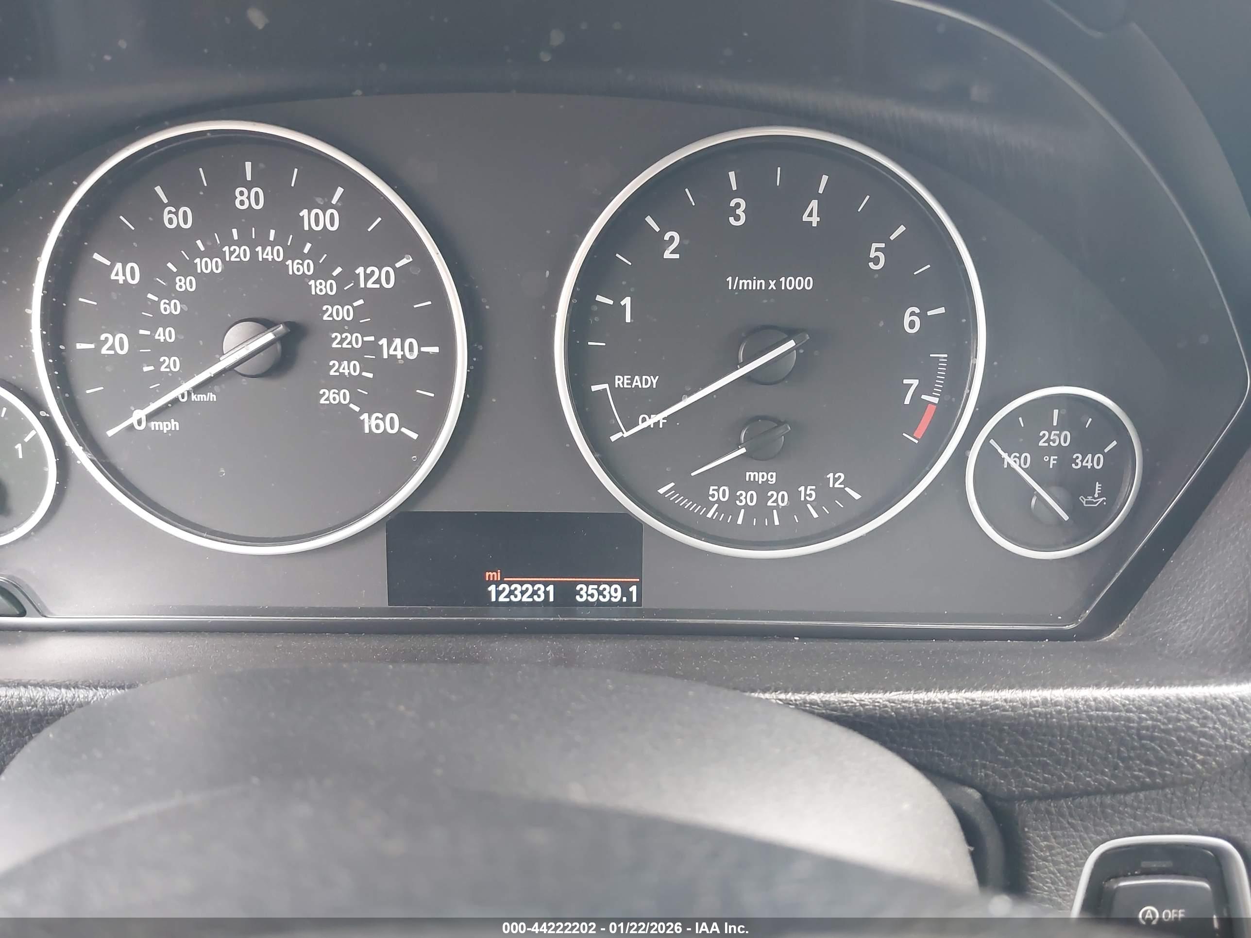 BMW 320I image 7