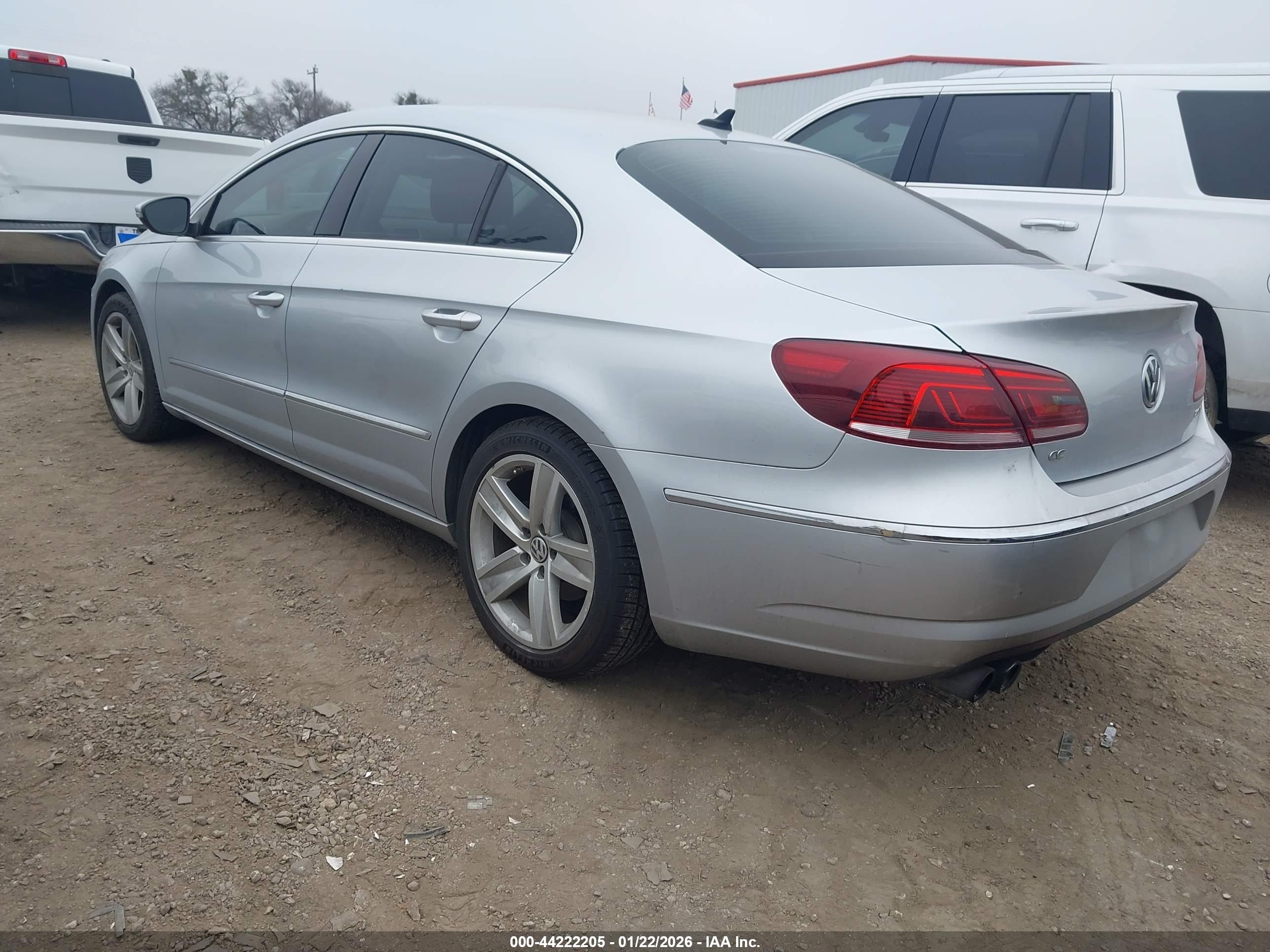 VOLKSWAGEN CC image 3