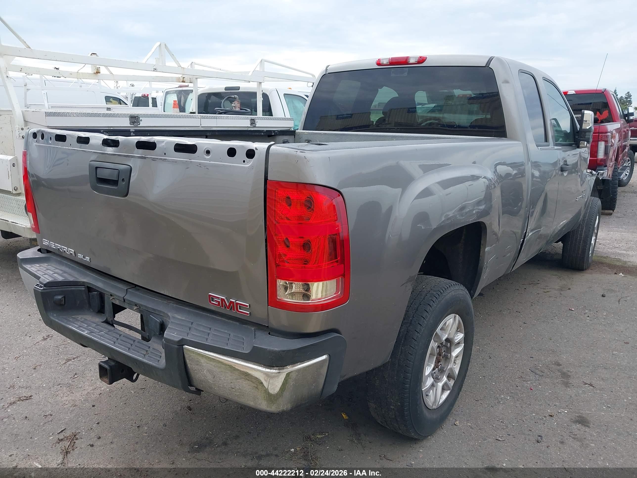 GMC SIERRA image 4