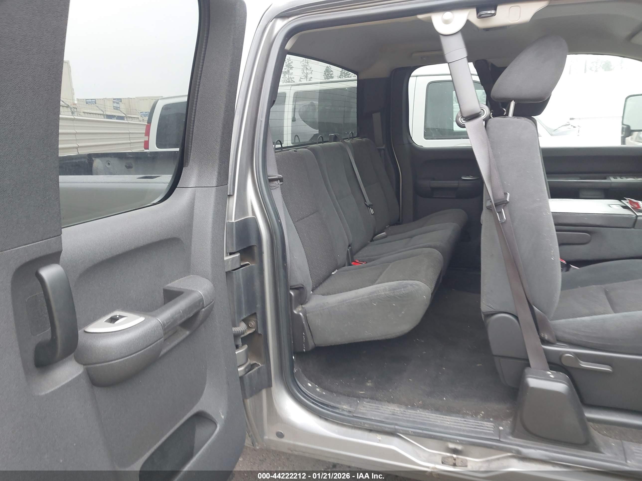 GMC SIERRA image 8