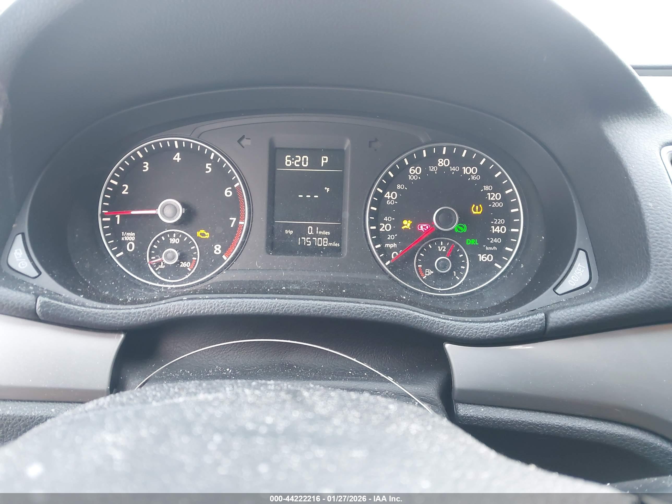 VOLKSWAGEN PASSAT image 7