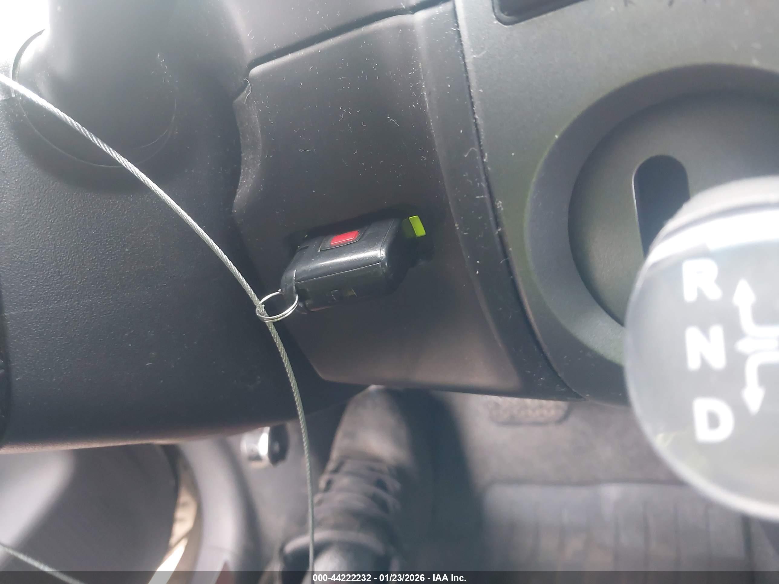TOYOTA PRIUS image 11