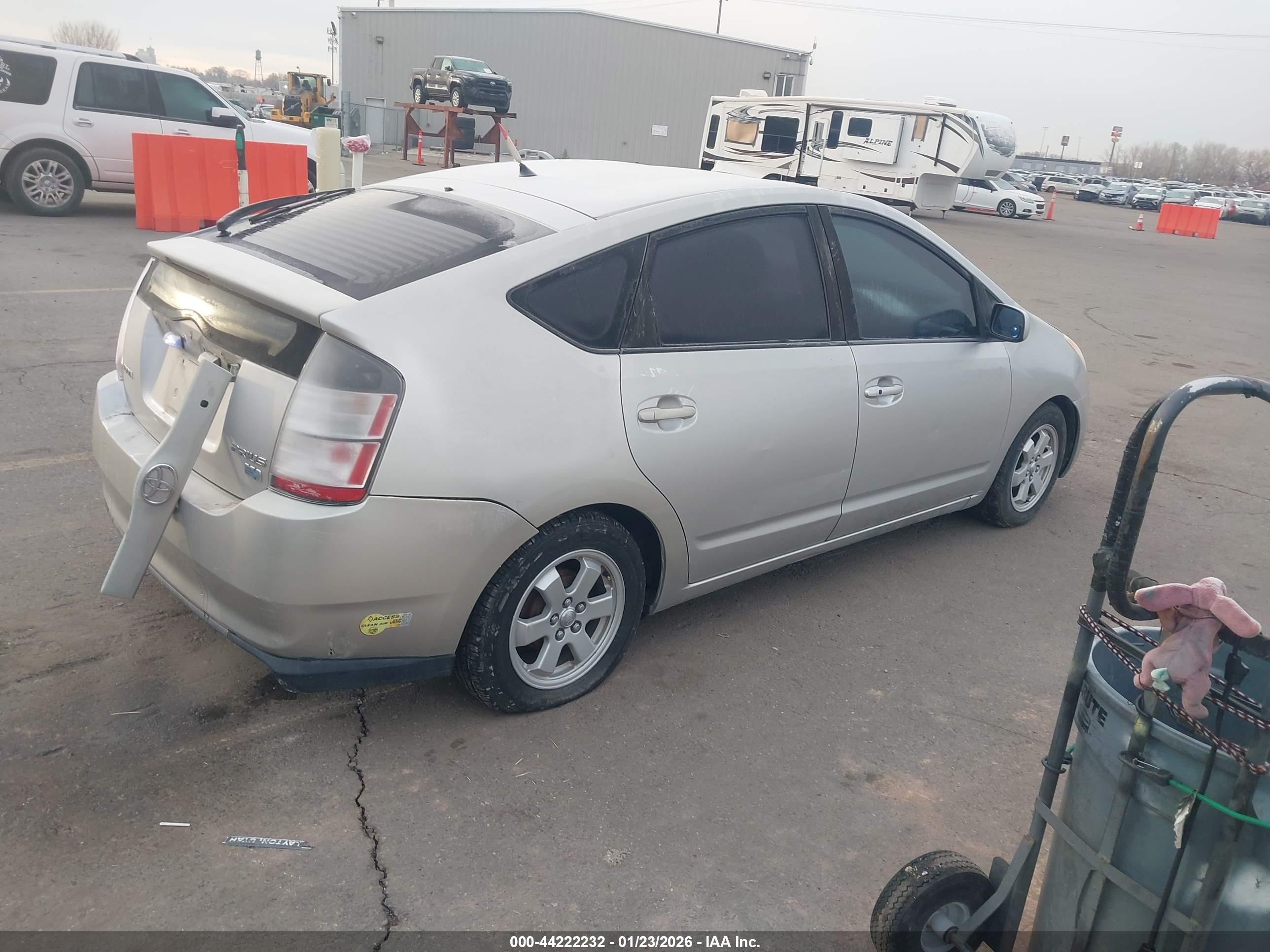 TOYOTA PRIUS image 4