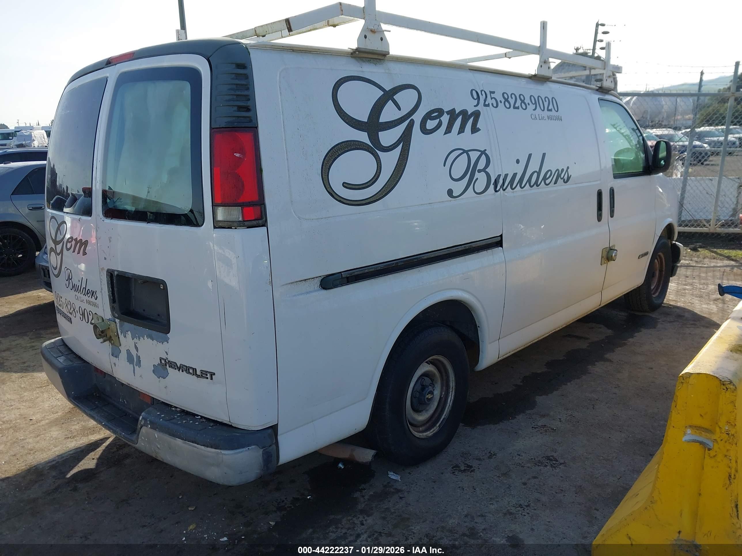 CHEVROLET EXPRESS image 4