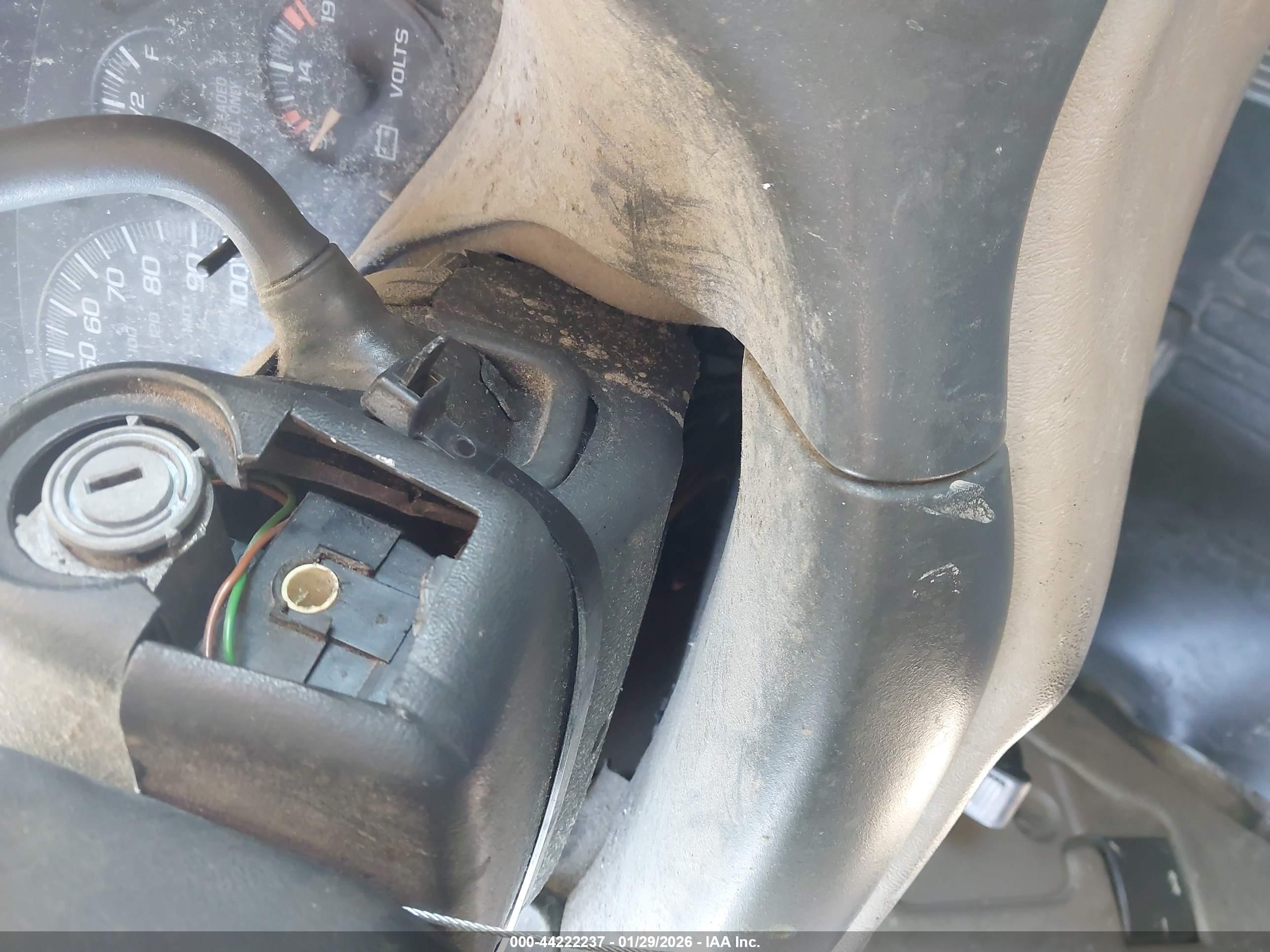 CHEVROLET EXPRESS image 6