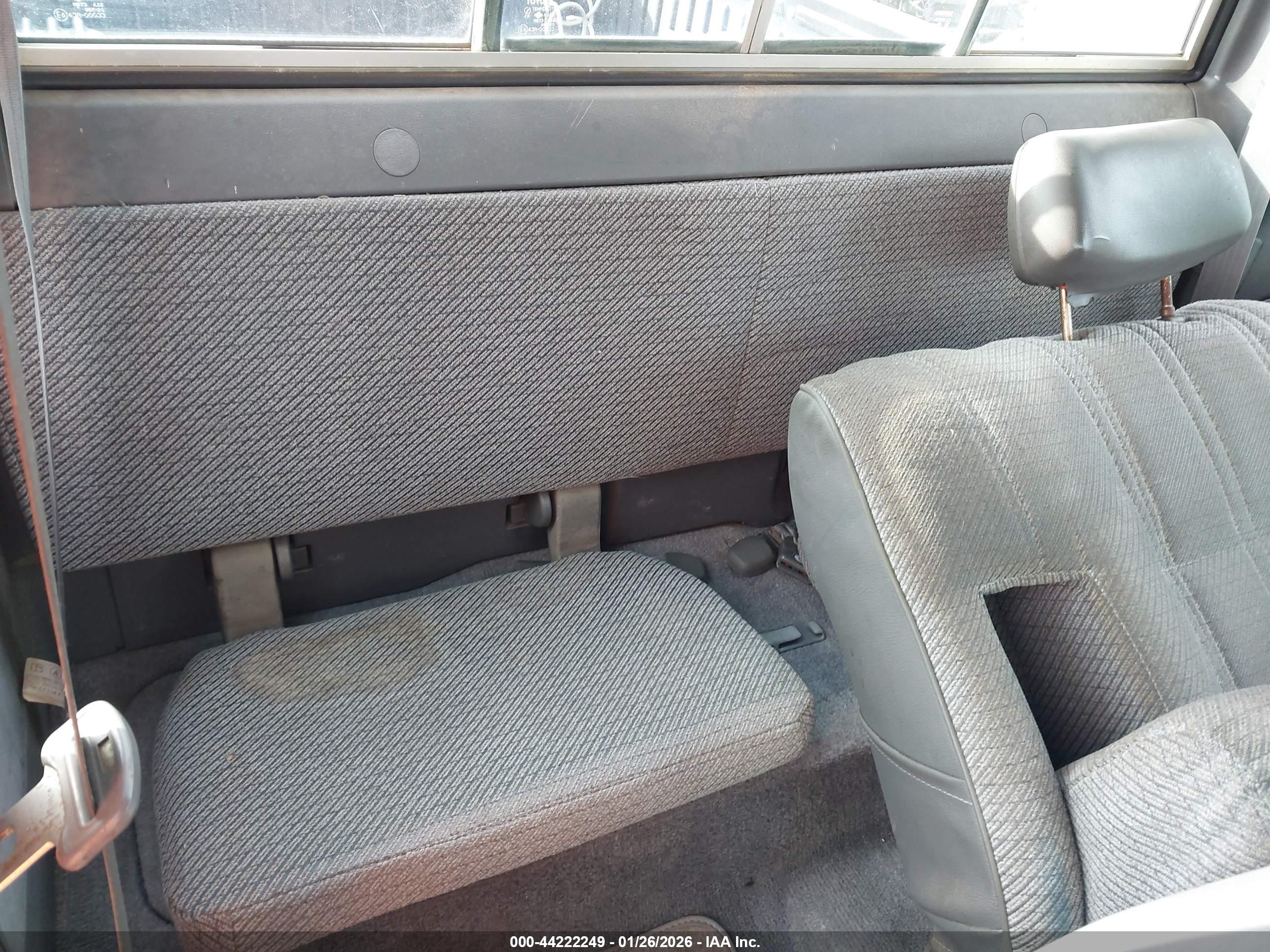 TOYOTA PICKUP image 8